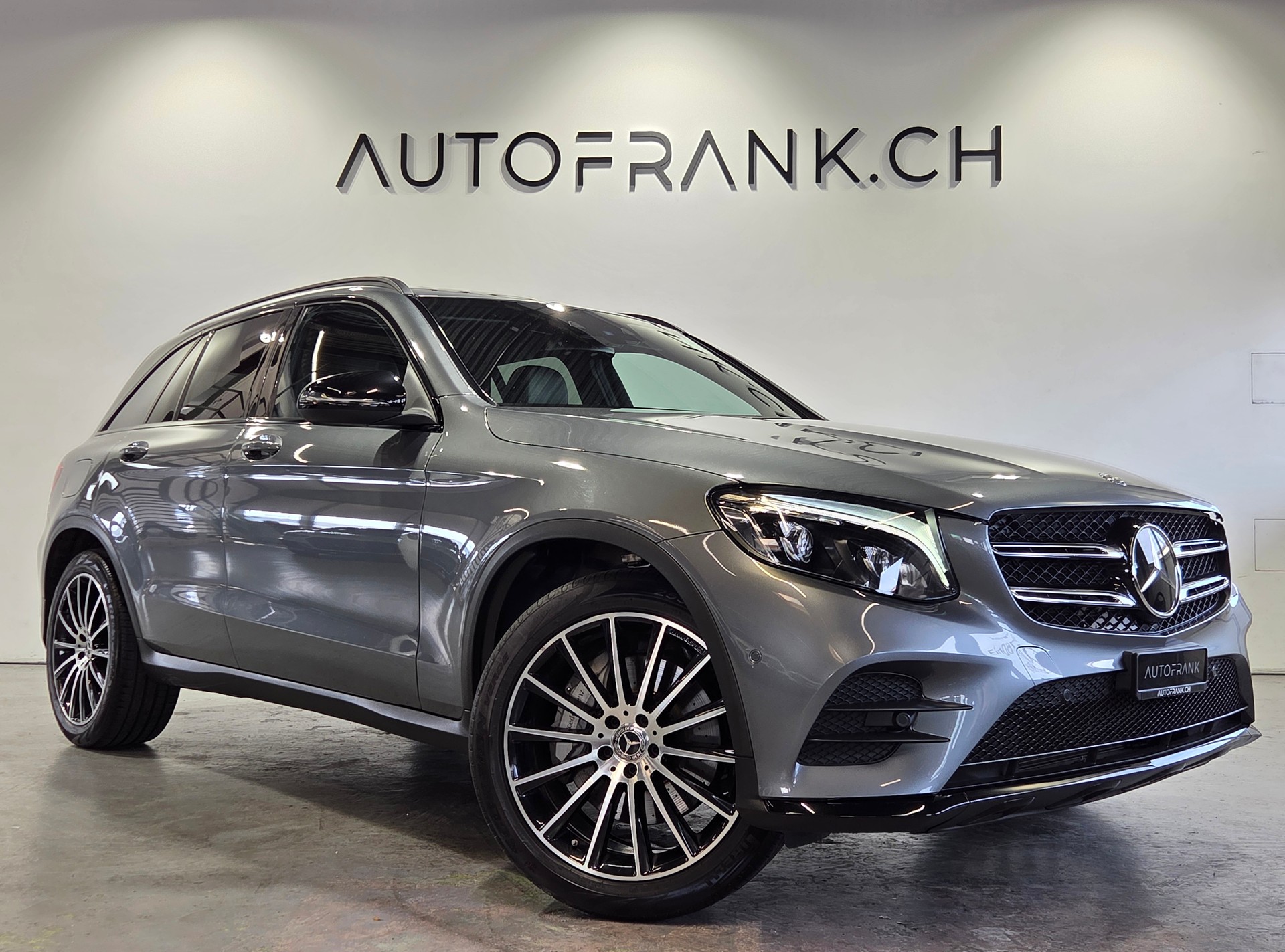 MERCEDES-BENZ GLC 300 AMG Line 4m-image-0