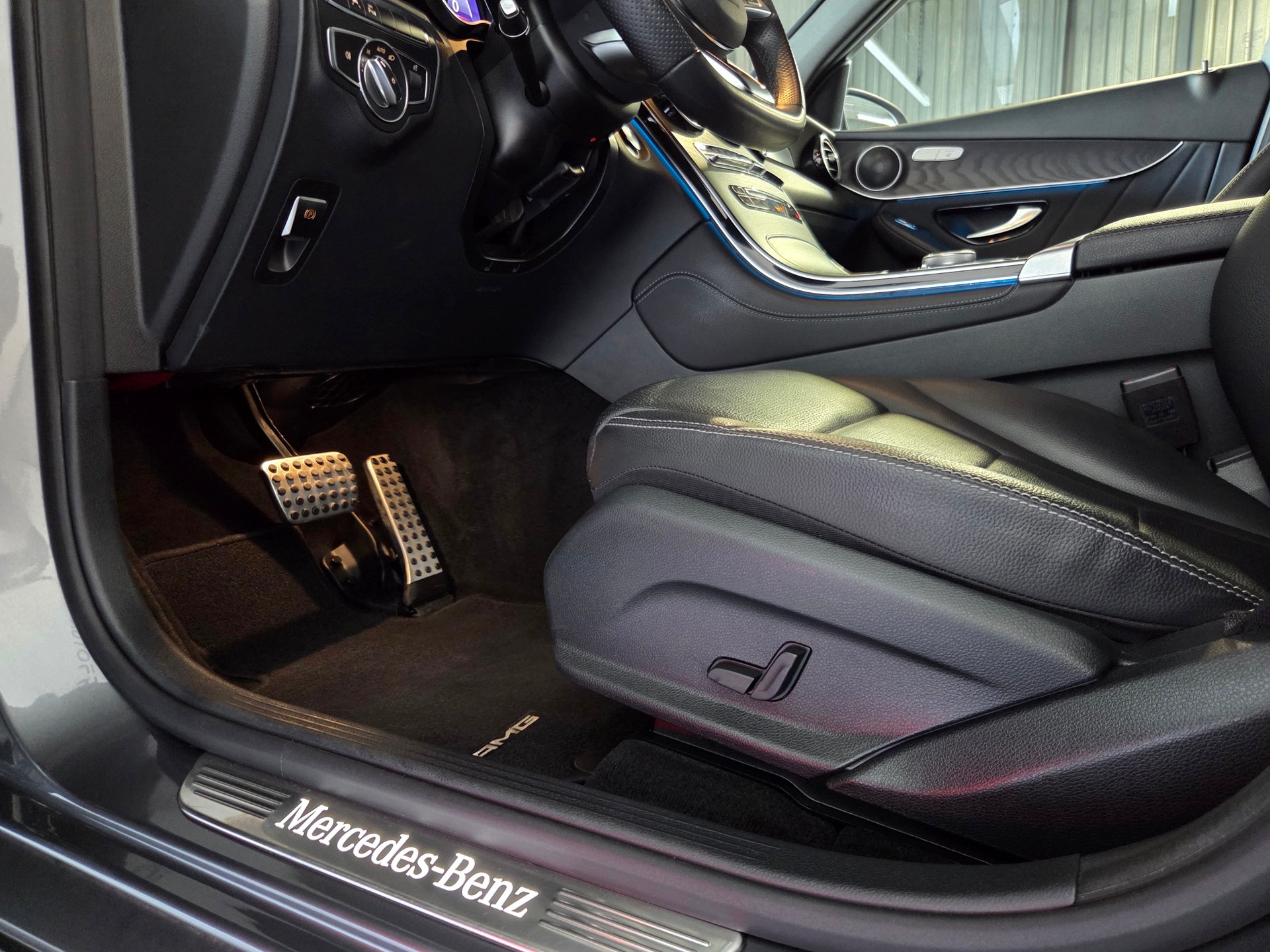 MERCEDES-BENZ GLC 300 AMG Line 4m-image-12