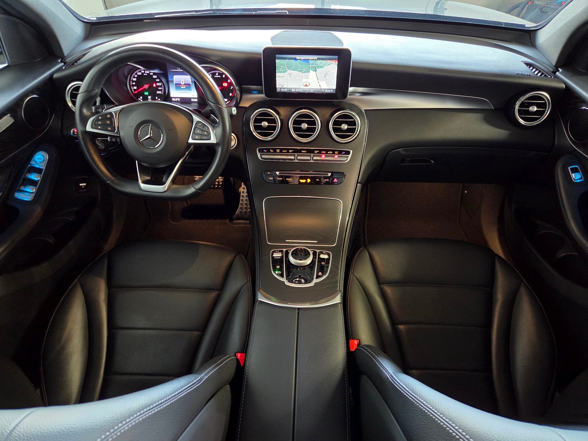 MERCEDES-BENZ GLC 300 AMG Line 4m-image-7