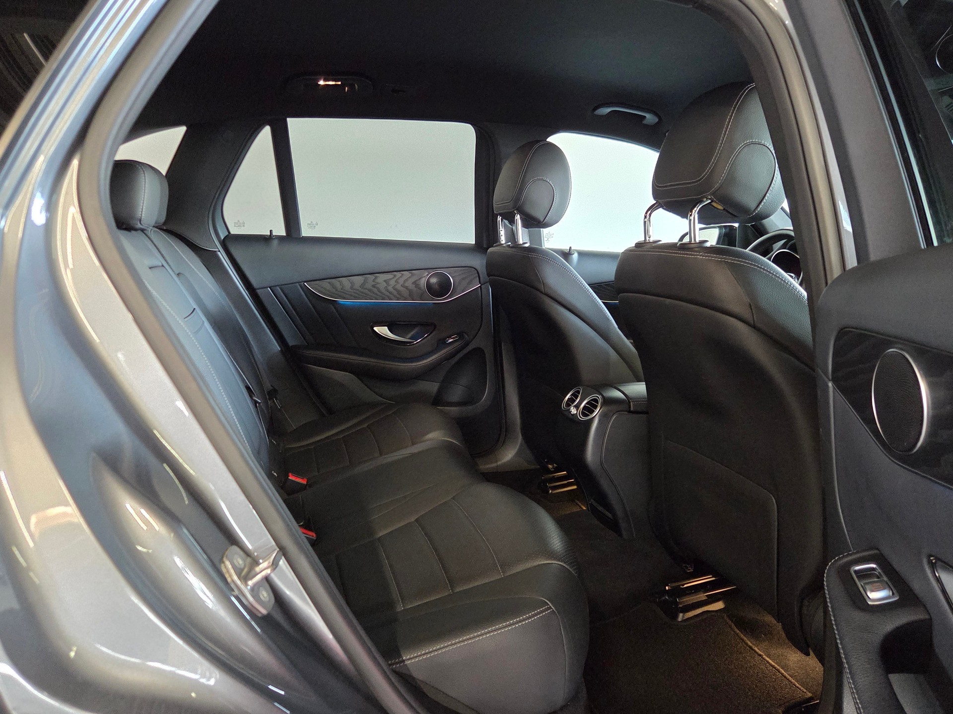 MERCEDES-BENZ GLC 300 AMG Line 4m-image-22