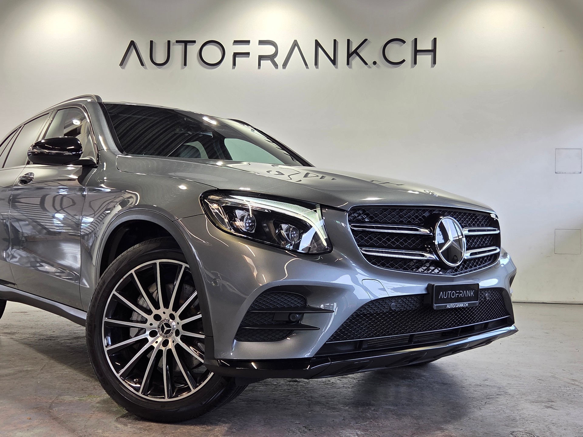 MERCEDES-BENZ GLC 300 AMG Line 4m-image-9