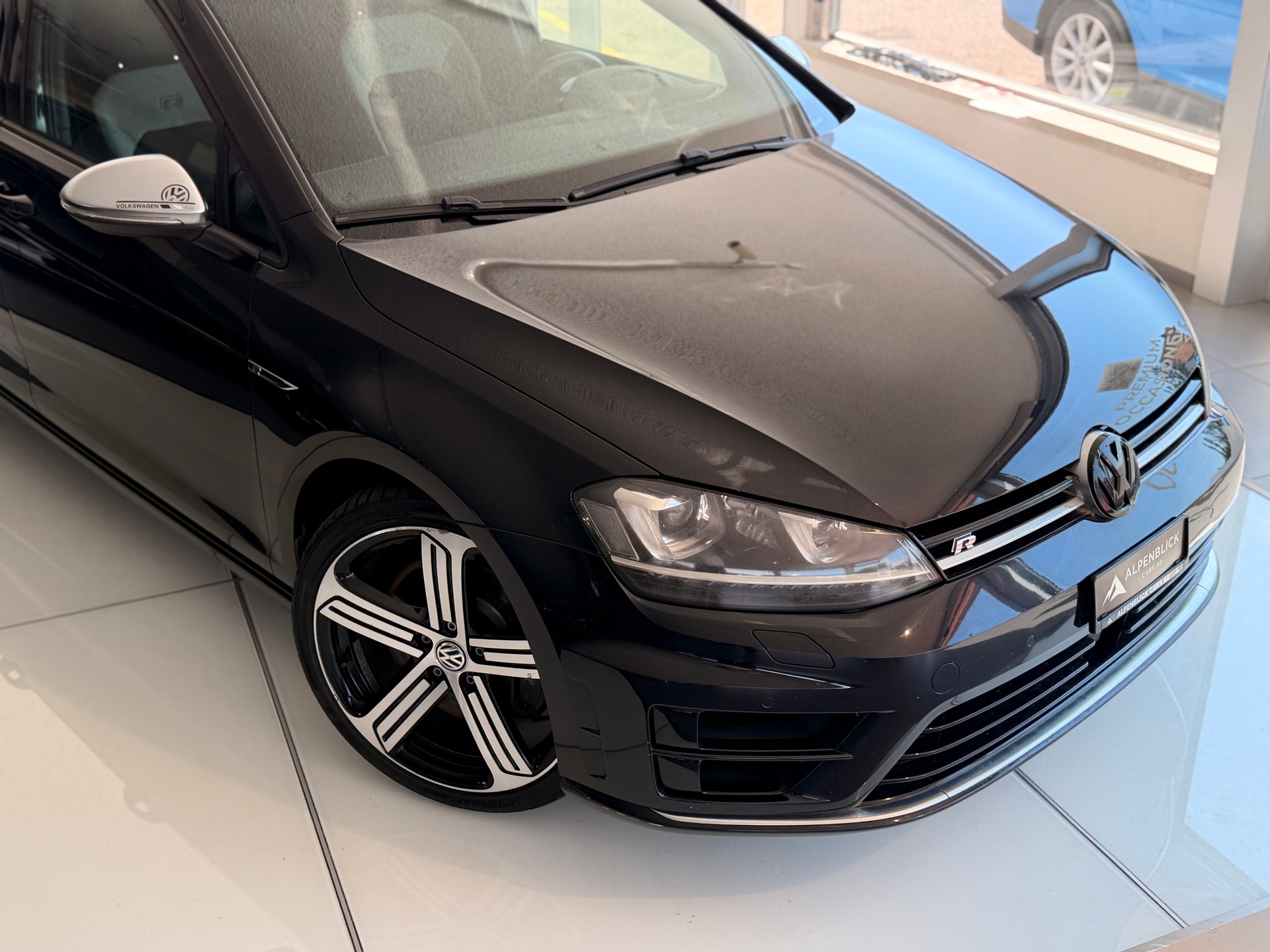 VW Golf Variant 2.0 TSI R 4 Motion DSG-image-2