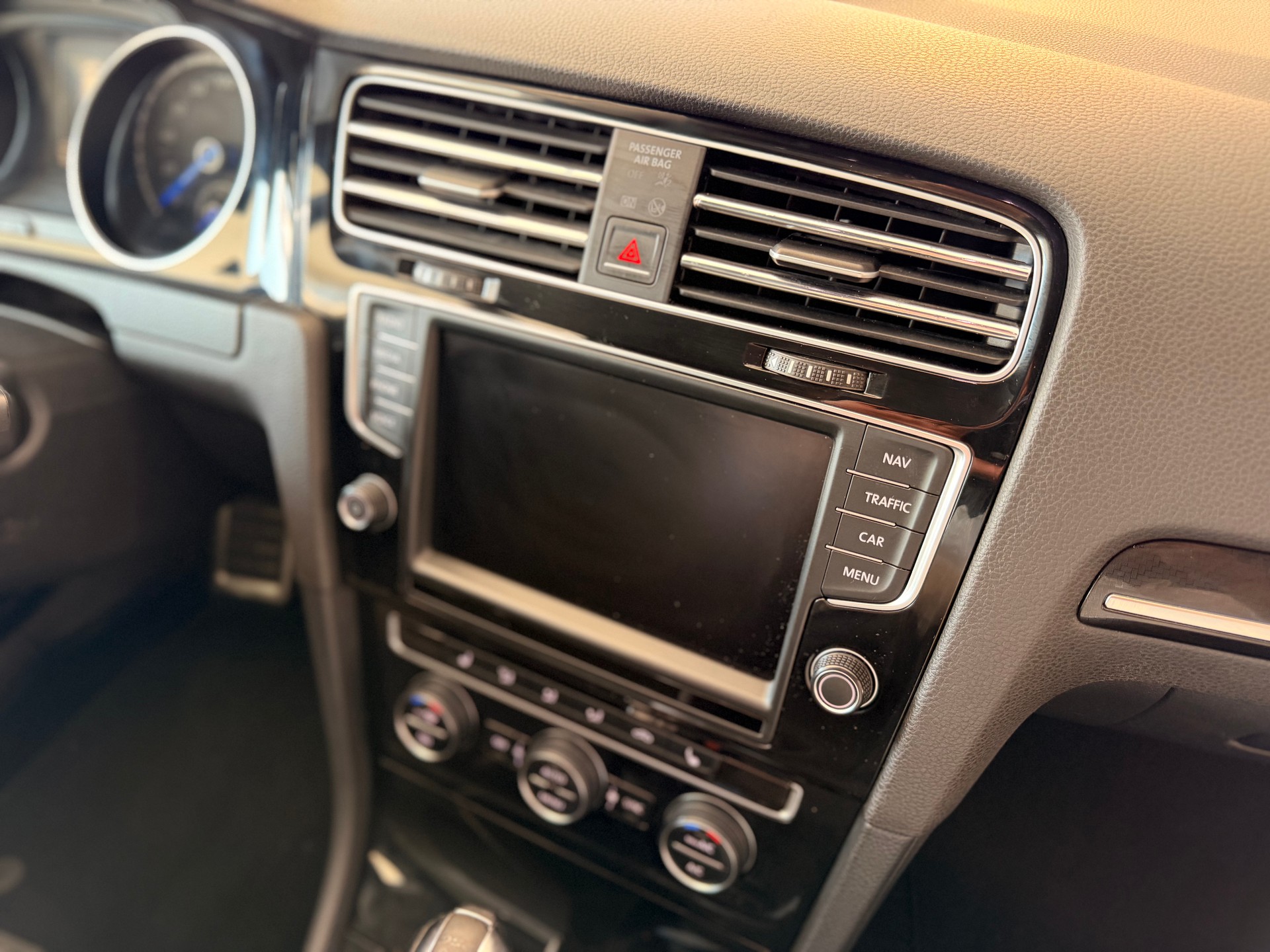 VW Golf Variant 2.0 TSI R 4 Motion DSG-image-23