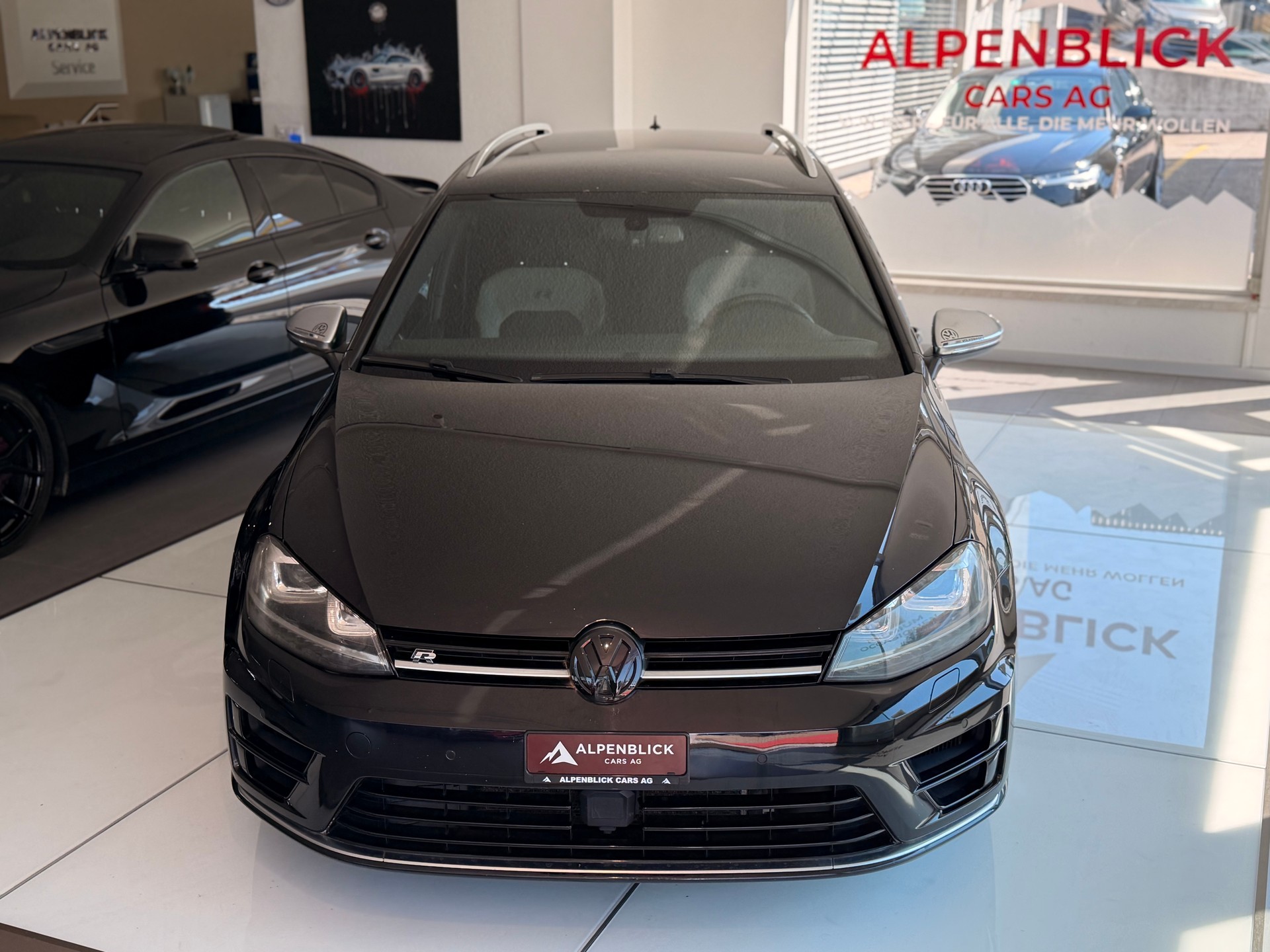 VW Golf Variant 2.0 TSI R 4 Motion DSG-image-3