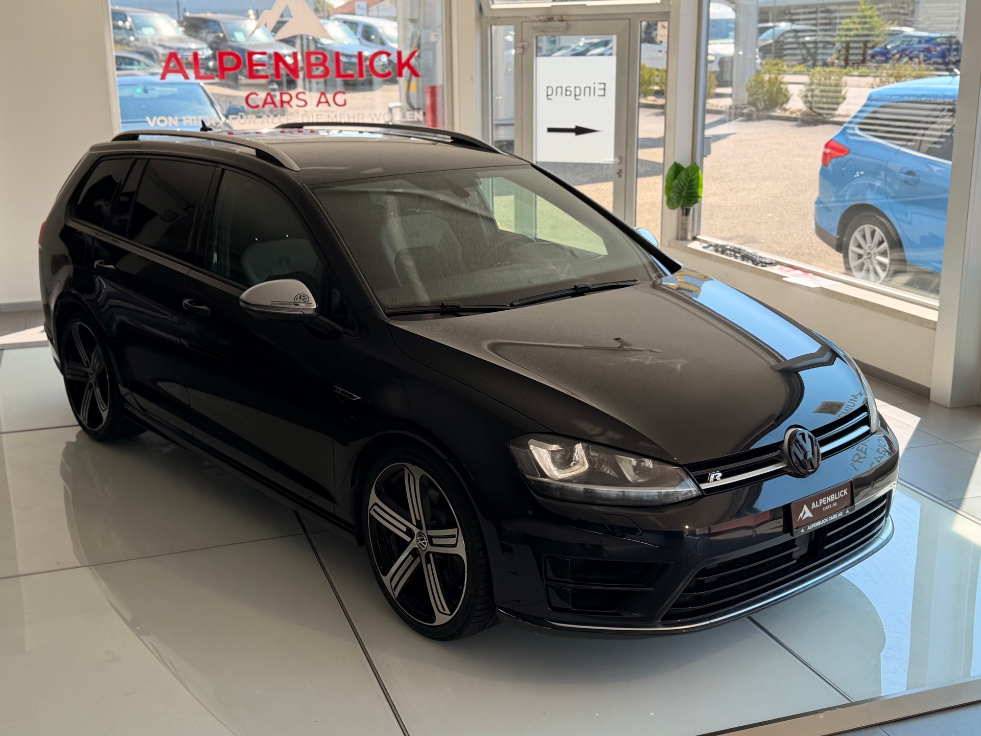 VW Golf Variant 2.0 TSI R 4 Motion DSG-image-4