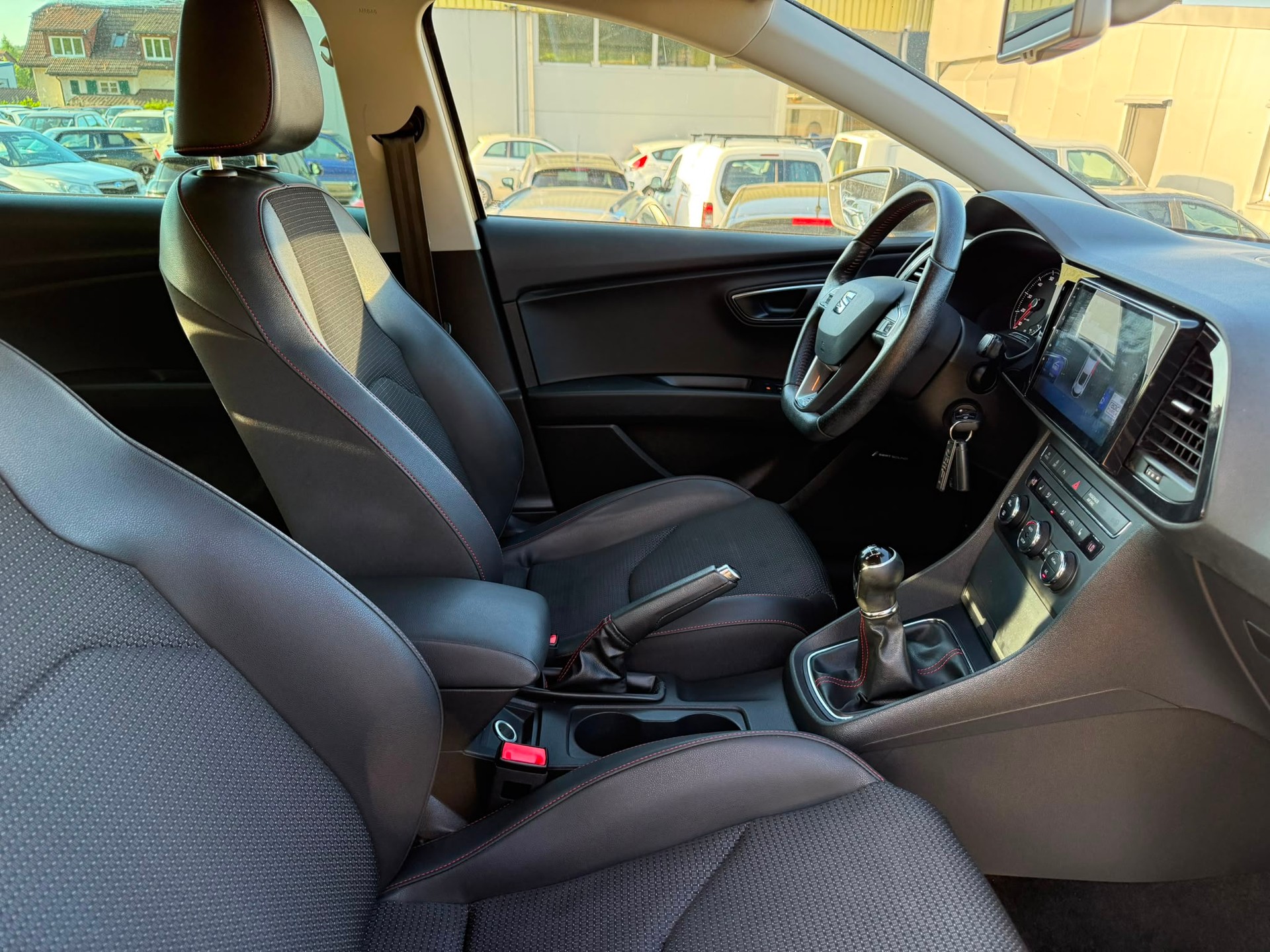 SEAT Leon ST 1.4 TSI FR-image-13