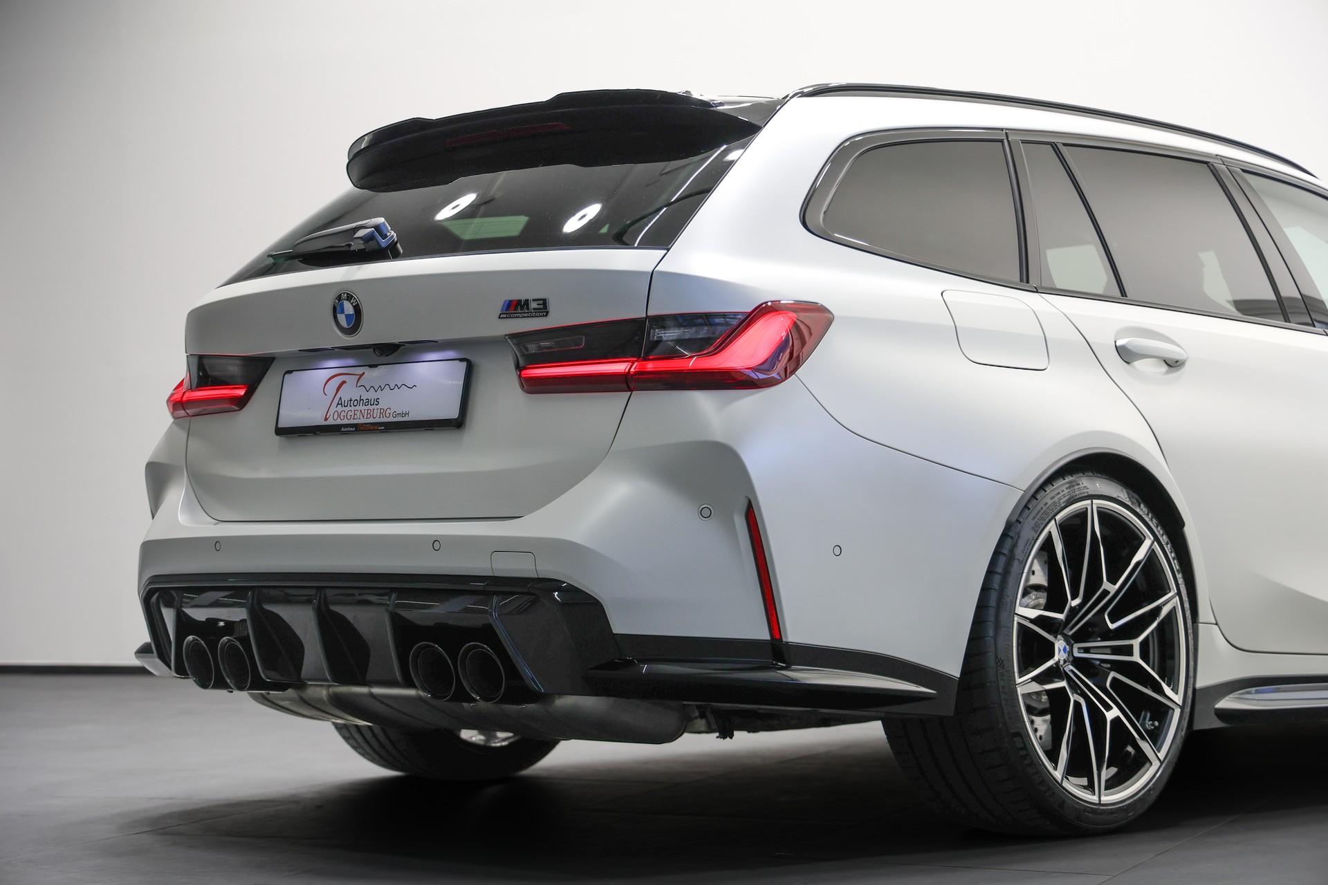 BMW M3 Touring xDrive Competition M LCI *Individual Frozen White*BMW Werksgarantie bis 12.2028*M-Drivers Package*-image-15