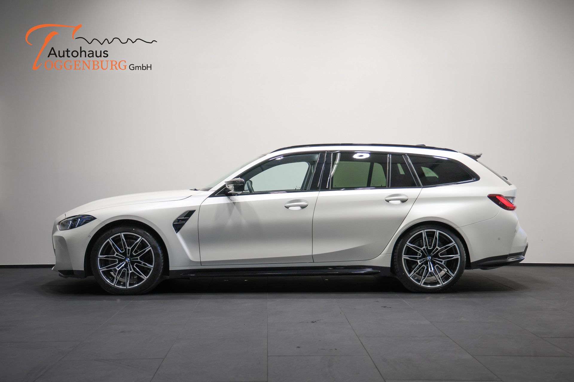 BMW M3 Touring xDrive Competition M LCI *Individual Frozen White*BMW Werksgarantie bis 12.2028*M-Drivers Package*-image-11