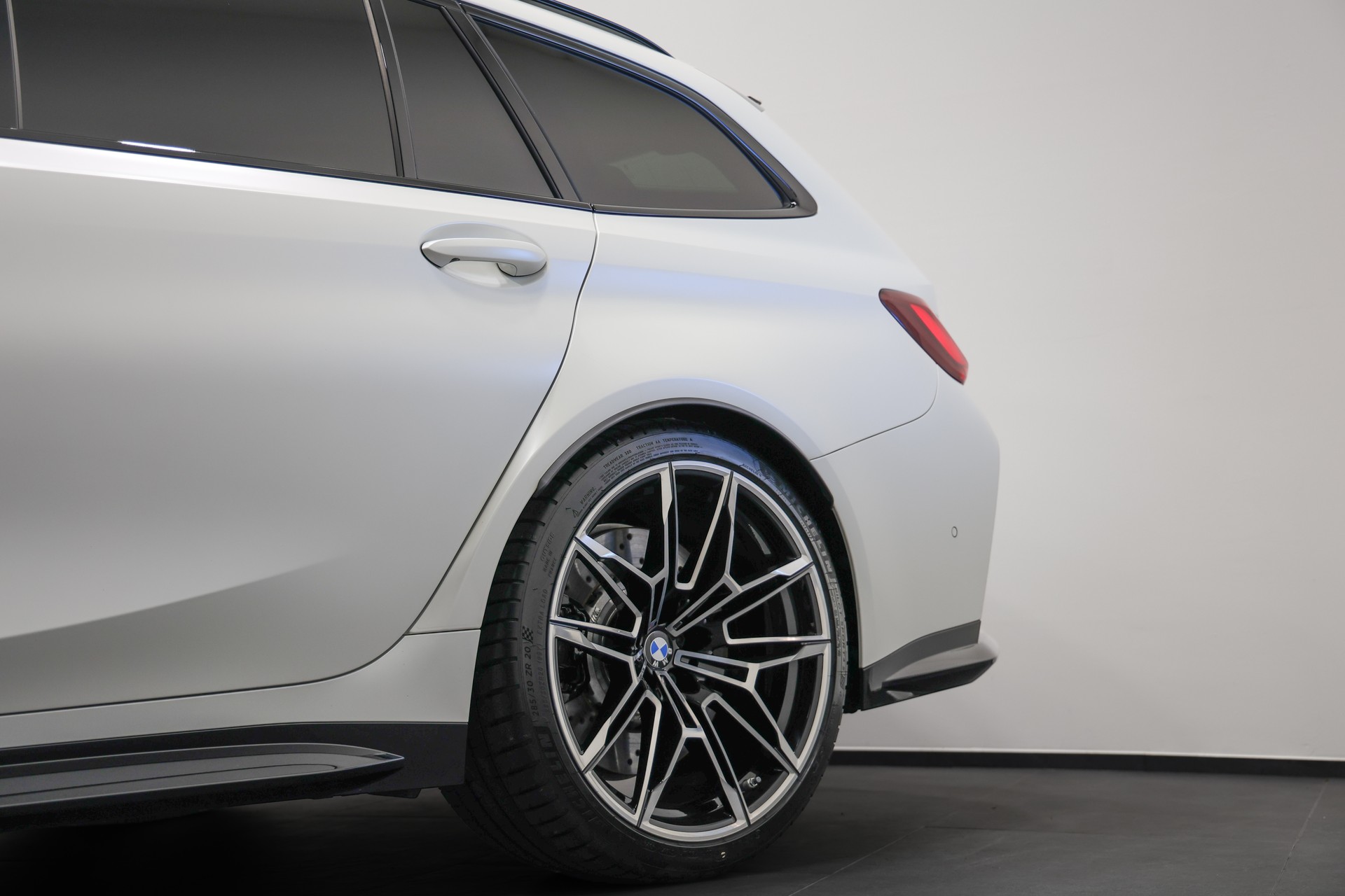 BMW M3 Touring xDrive Competition M LCI *Individual Frozen White*BMW Werksgarantie bis 12.2028*M-Drivers Package*-image-10
