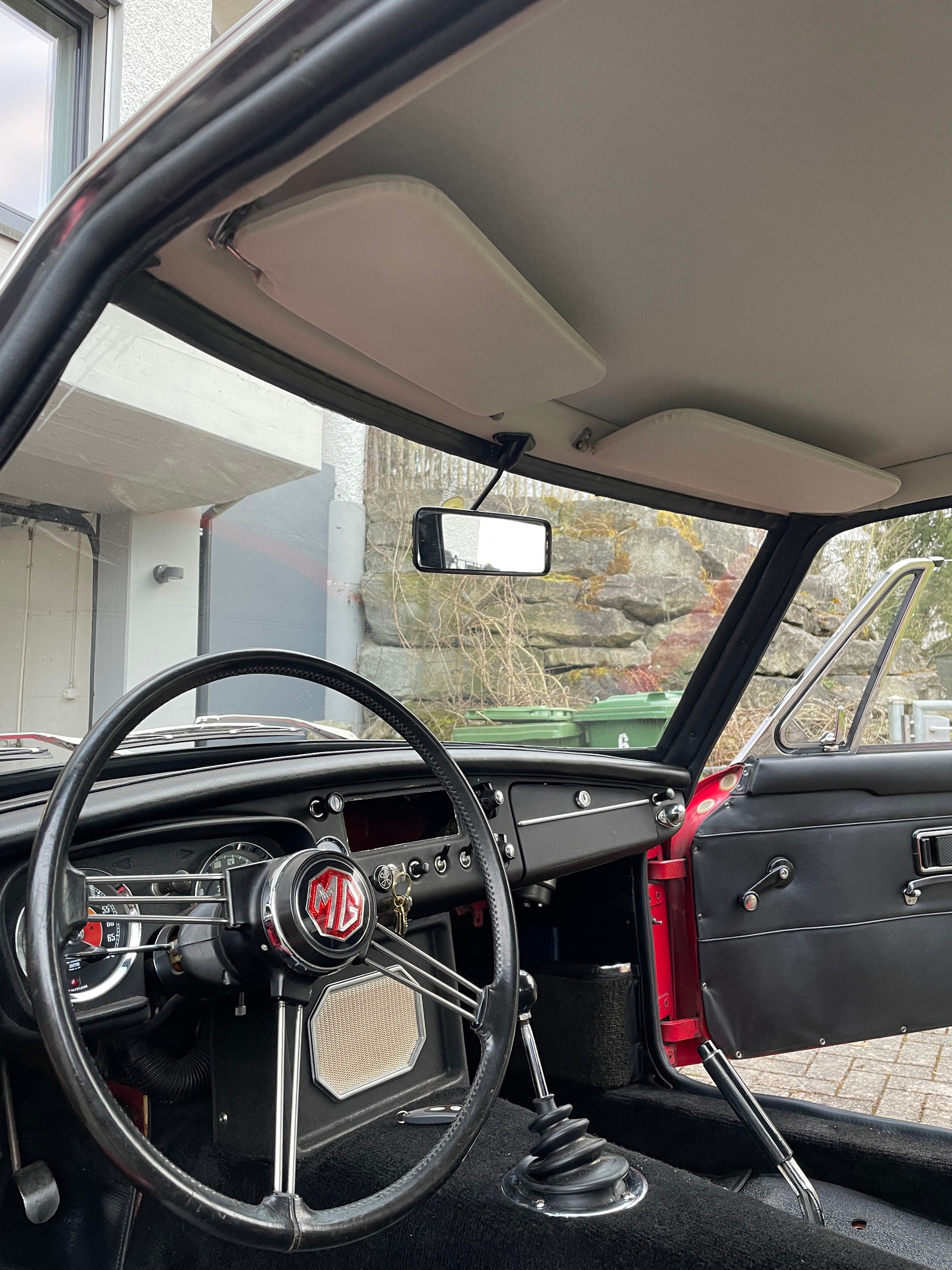 MG GT-image-1
