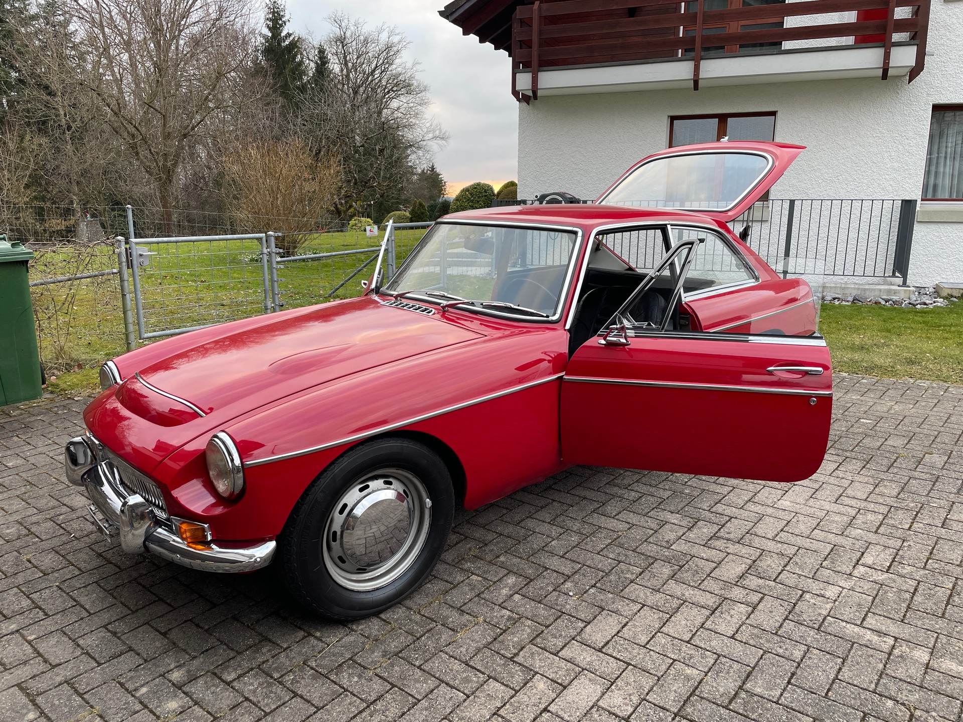 MG GT-image-5