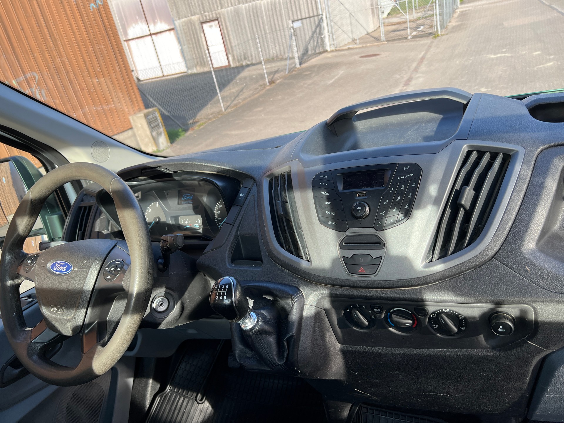 FORD Transit 350 Ambiente RWD Kipper-image-9