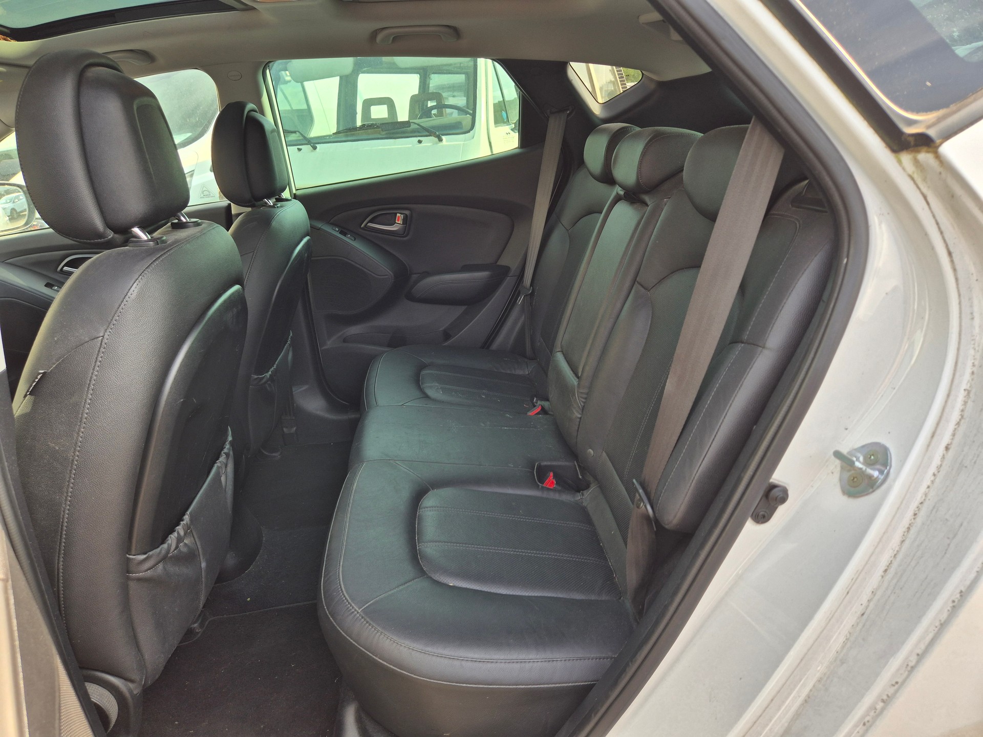 HYUNDAI iX 35 2.0 CRDi Premium 4WD Automatic-image-8