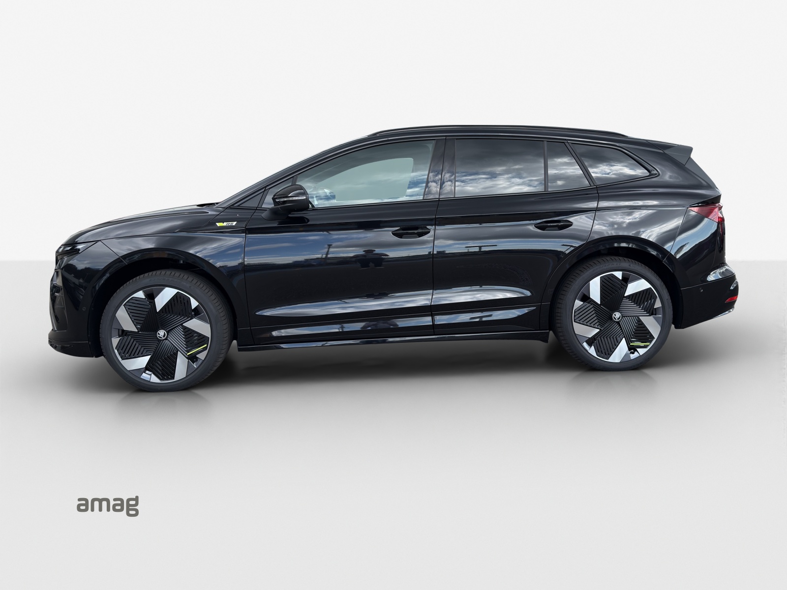 SKODA Enyaq 4x4 RS-image-1