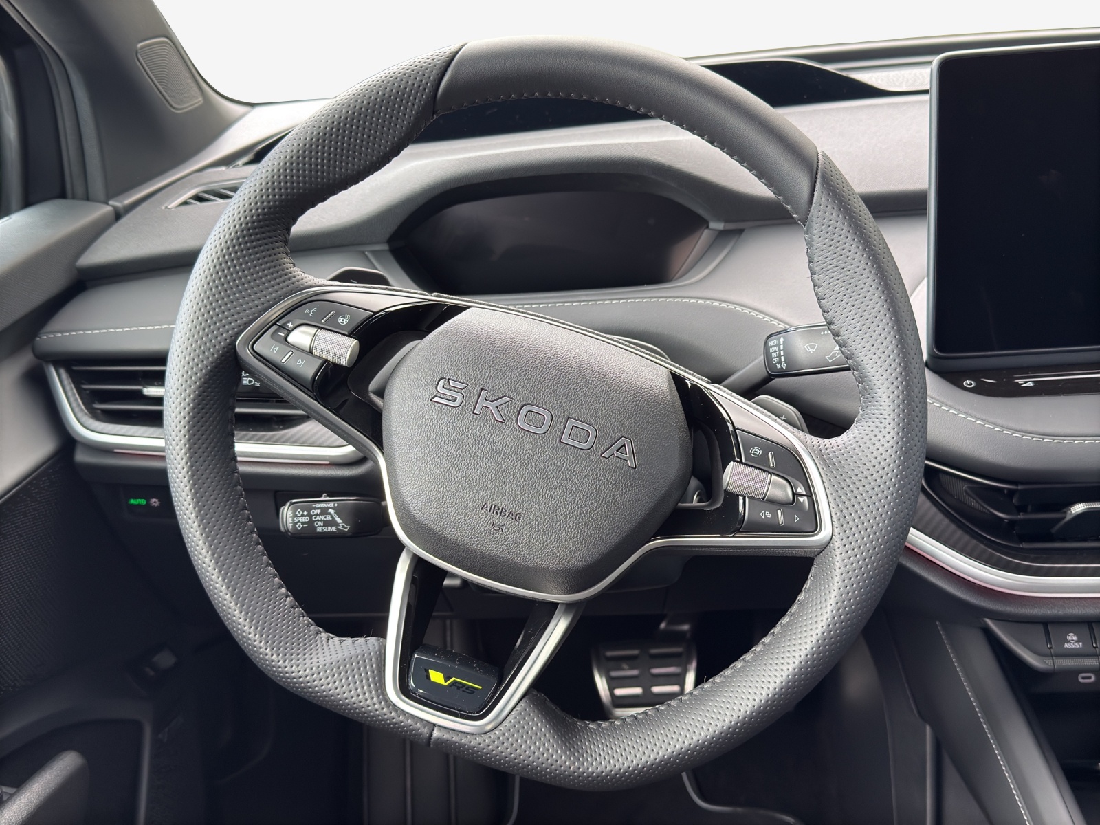SKODA Enyaq 4x4 RS-image-9