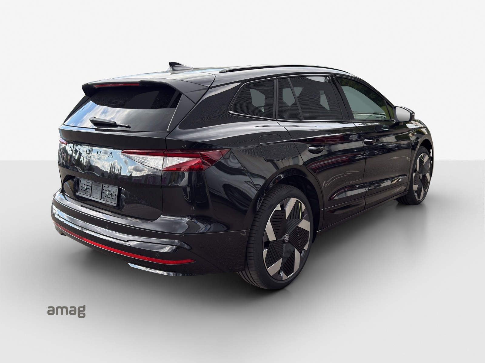 SKODA Enyaq 4x4 RS-image-4
