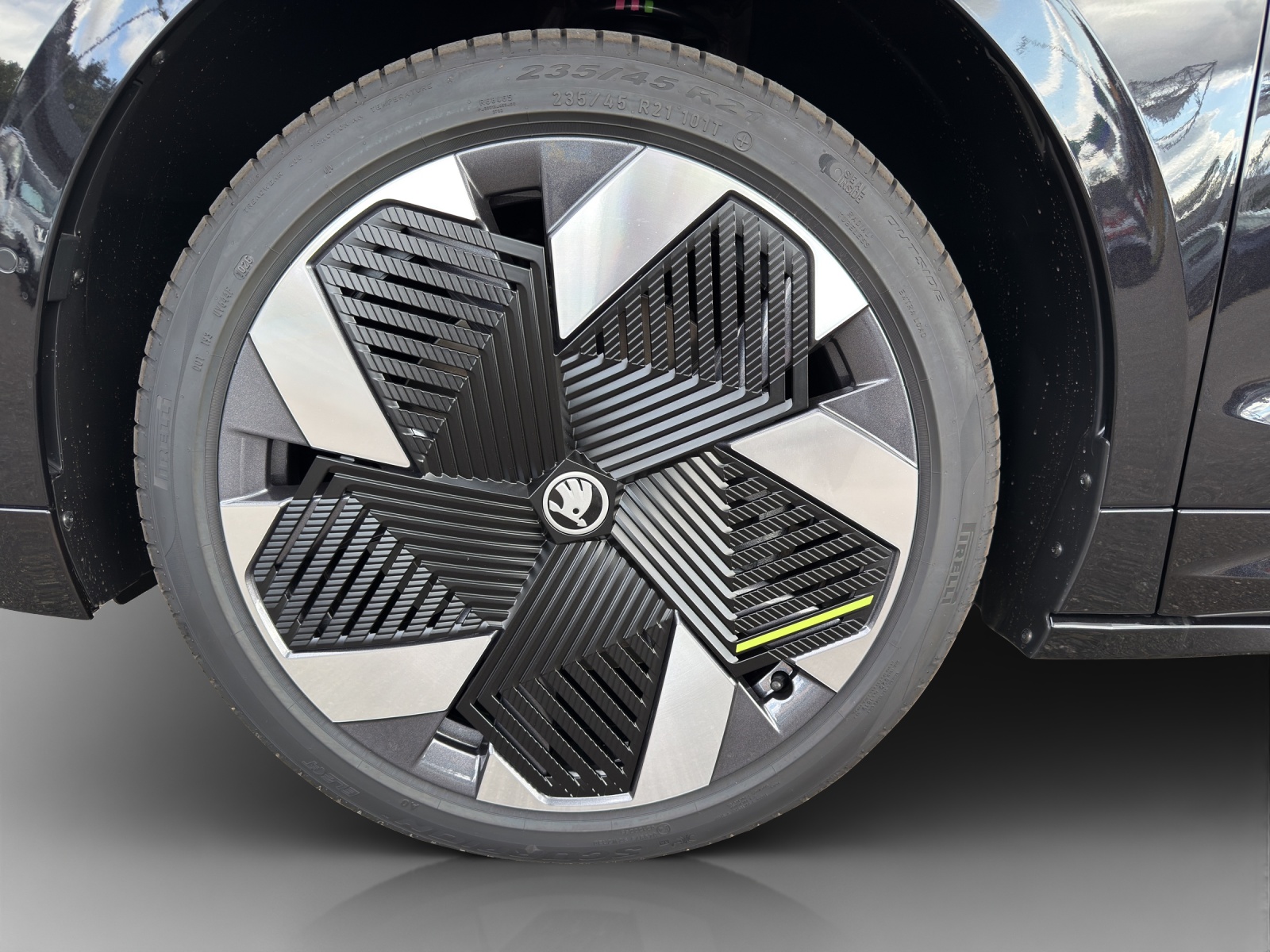 SKODA Enyaq 4x4 RS-image-13