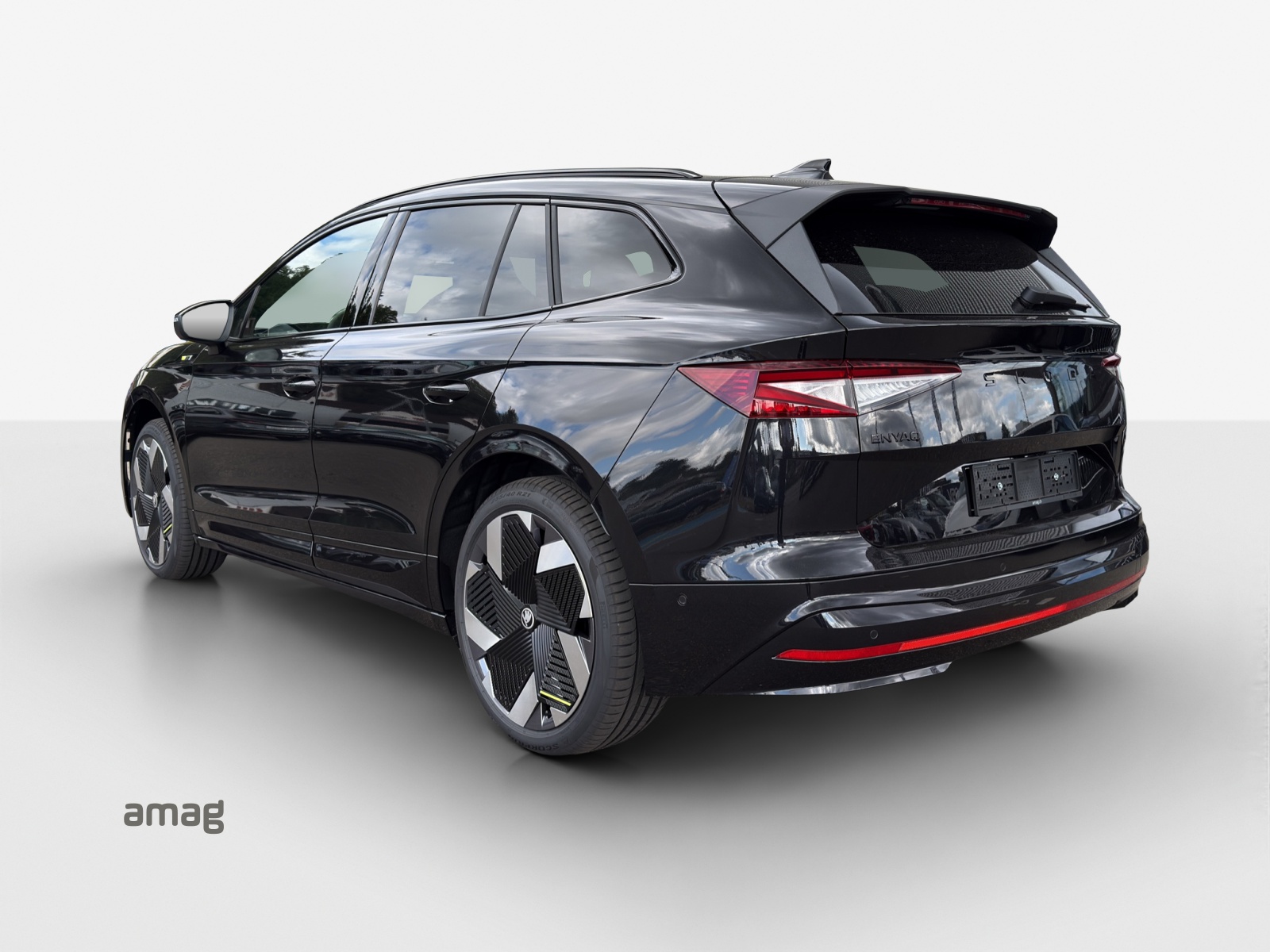 SKODA Enyaq 4x4 RS-image-2