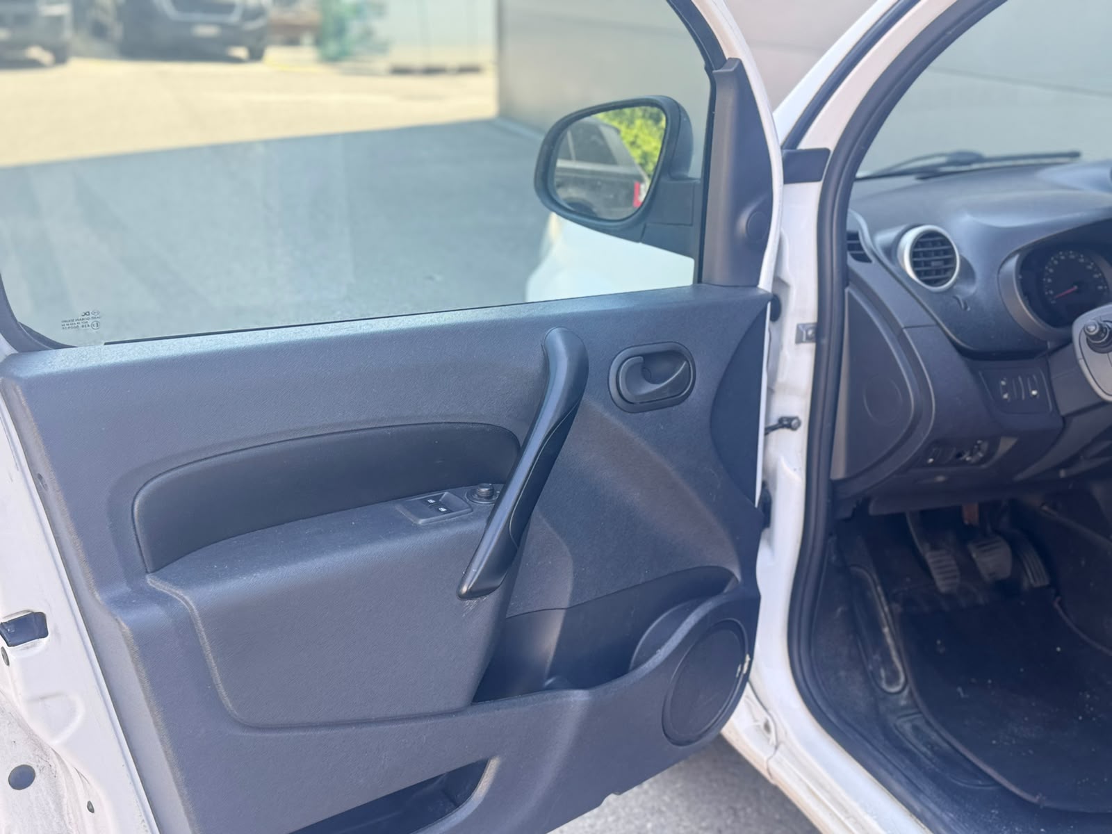 RENAULT Kangoo Medium dCi 90 Business-image-15
