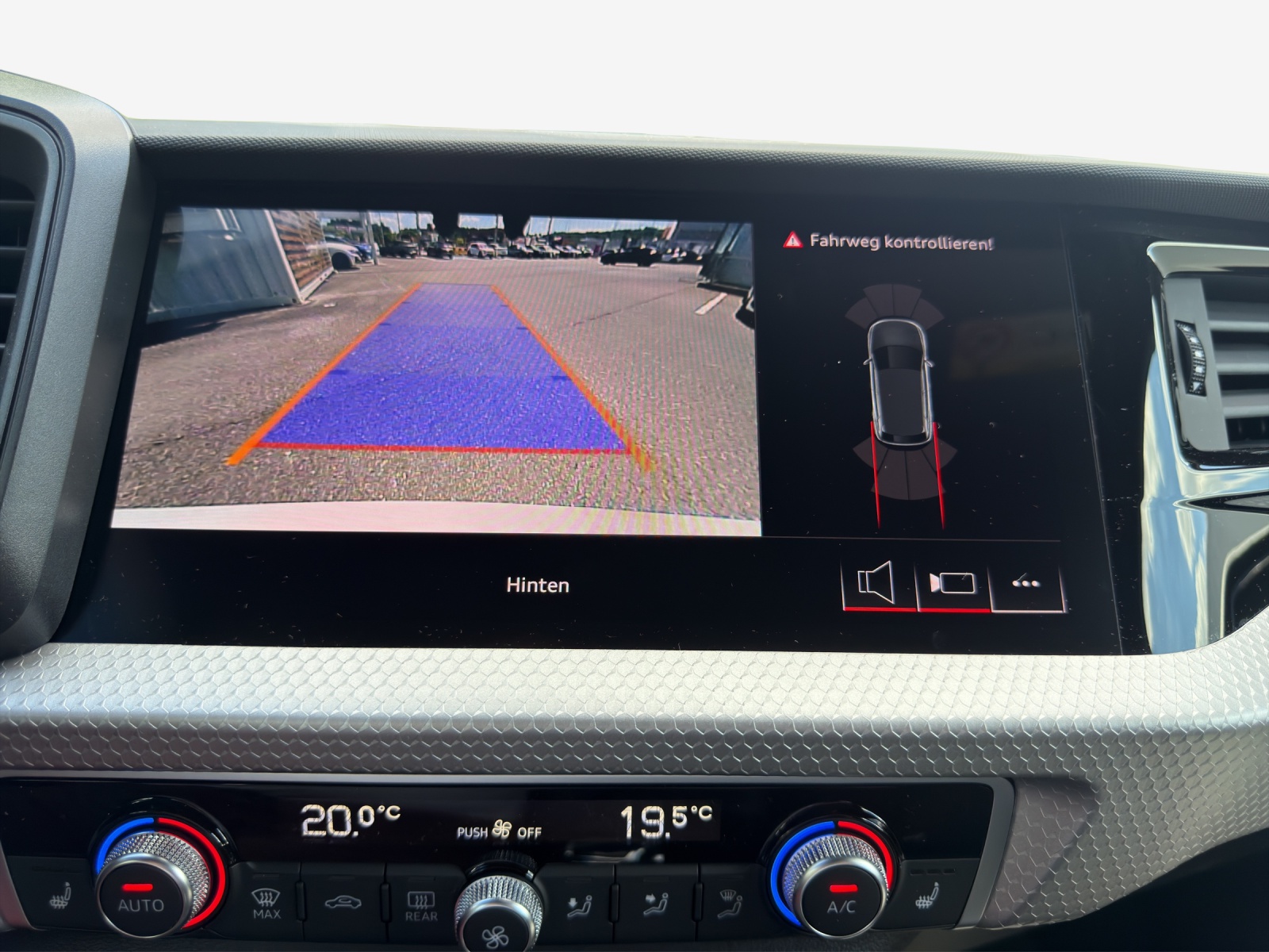 AUDI A1 Sportback 30 TFSI S Line Attraction S-tronic-image-14