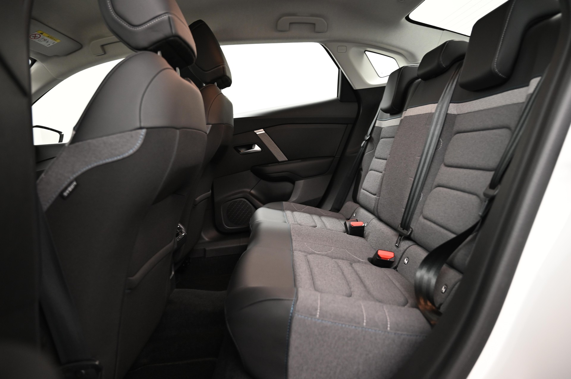 CITROEN C4 X 1.2 PureTech Swiss Edition-image-5