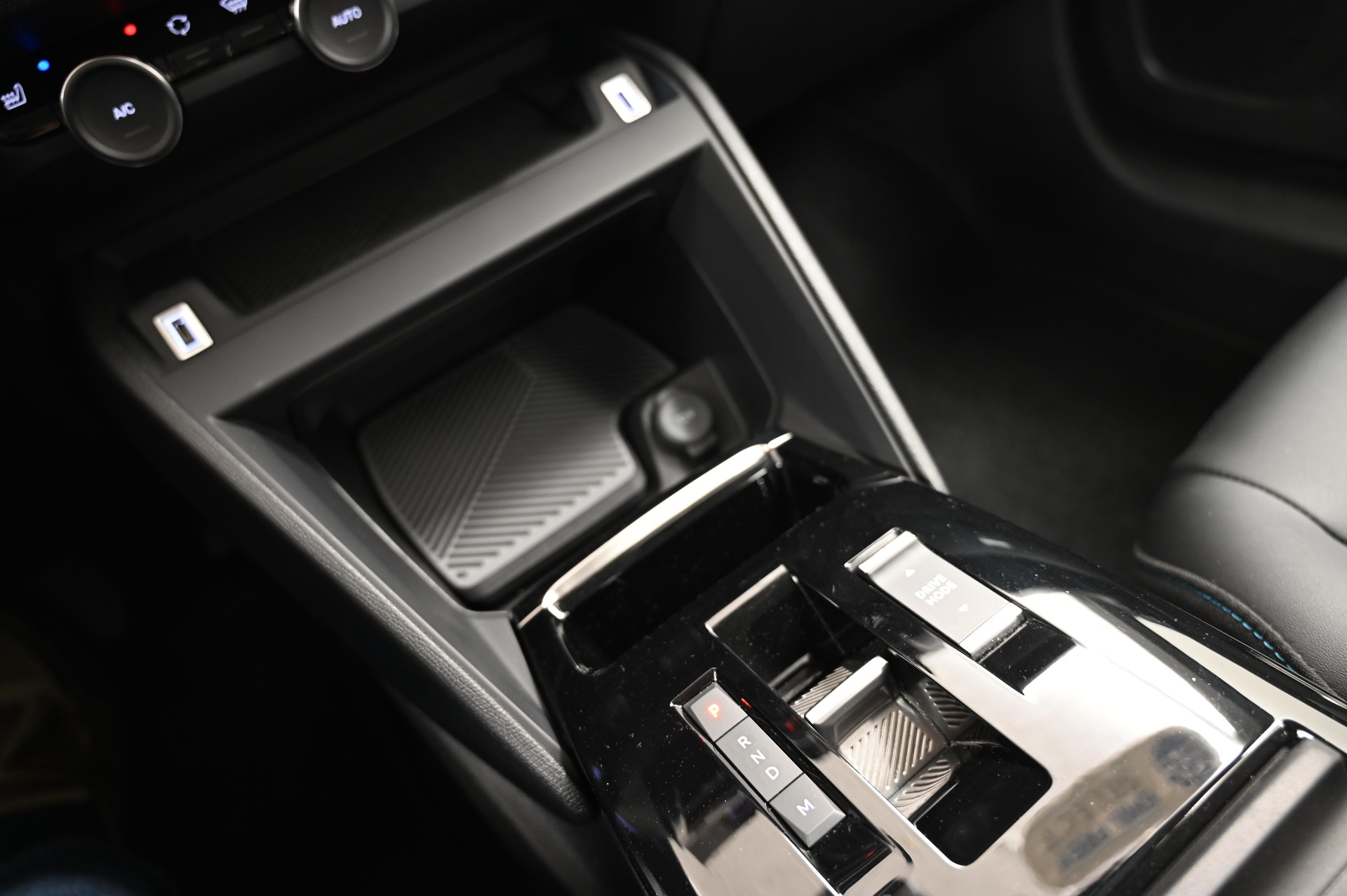 CITROEN C4 X 1.2 PureTech Swiss Edition-image-12