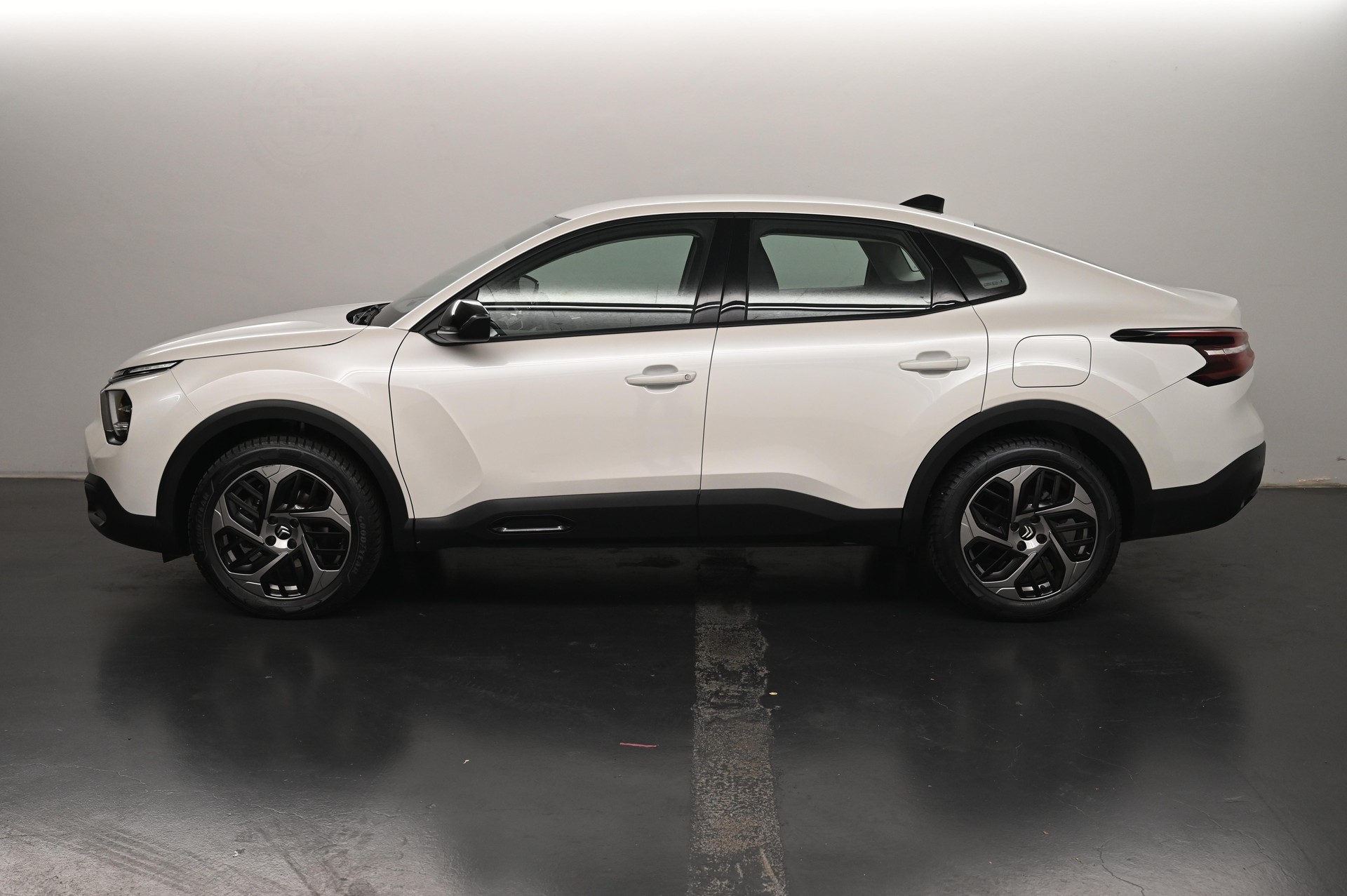 CITROEN C4 X 1.2 PureTech Swiss Edition-image-2
