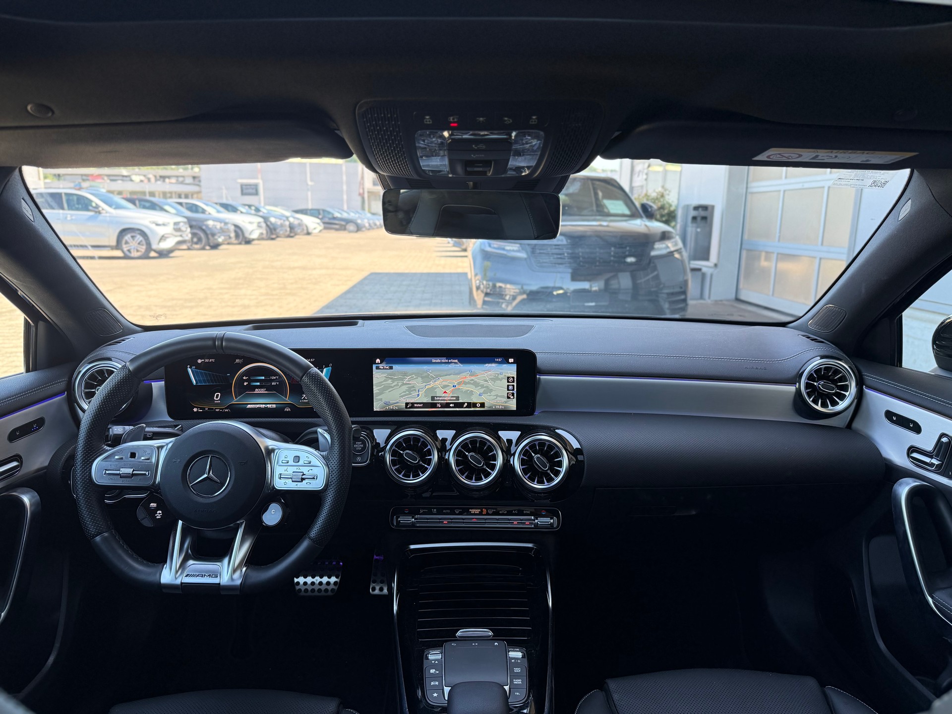 MERCEDES-BENZ A 35 AMG 4Matic Speedshift-image-3