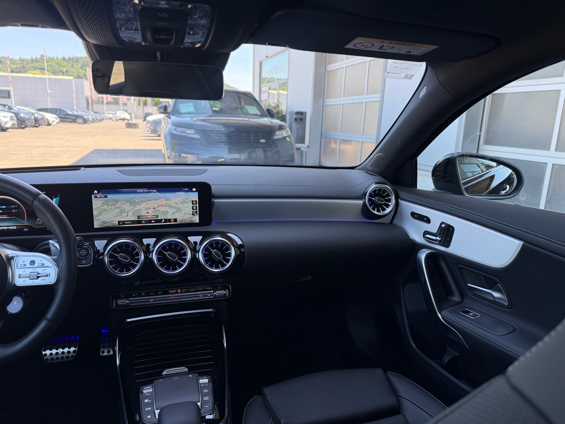 MERCEDES-BENZ A 35 AMG 4Matic Speedshift-image-6
