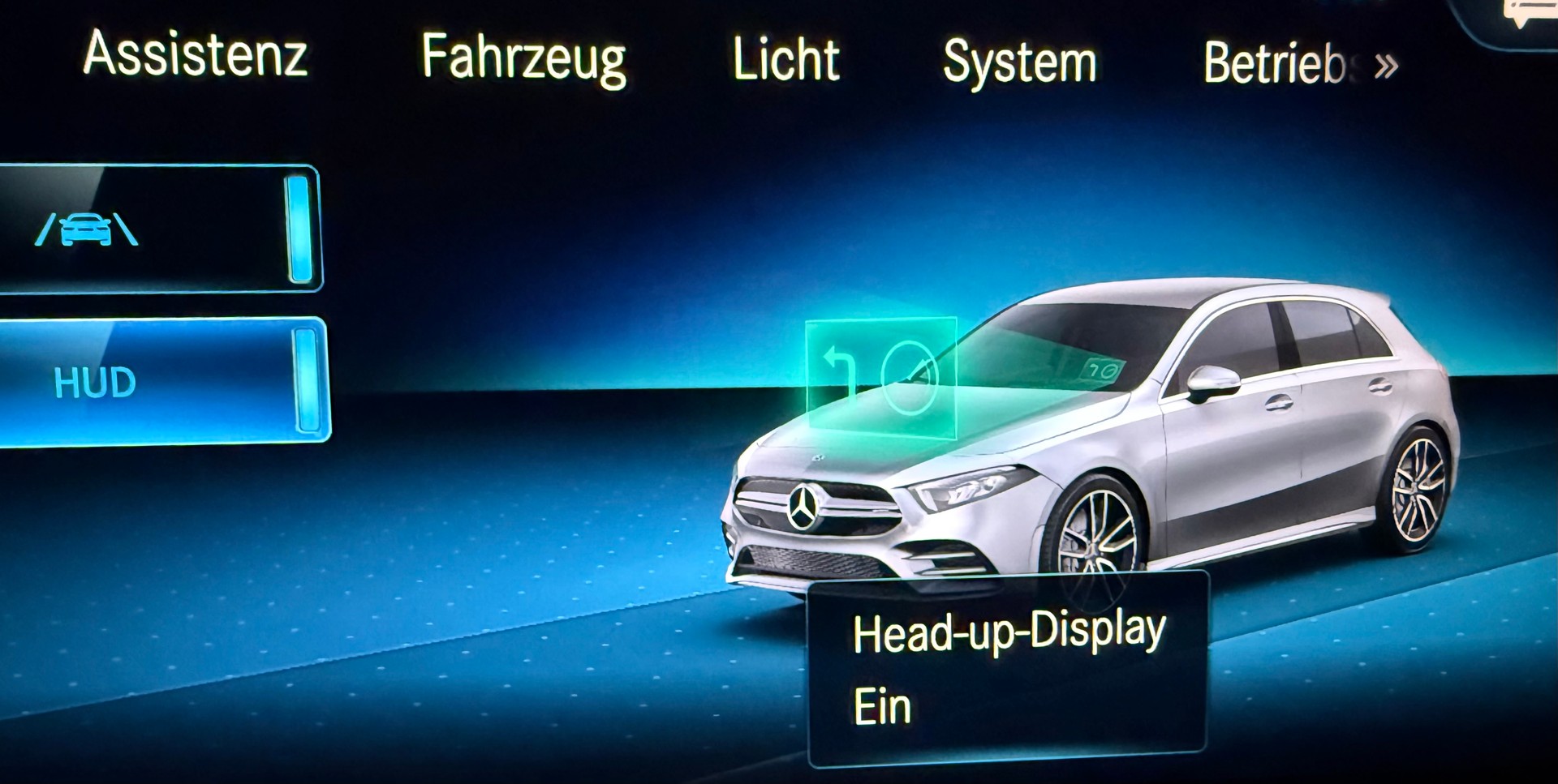 MERCEDES-BENZ A 35 AMG 4Matic Speedshift-image-10