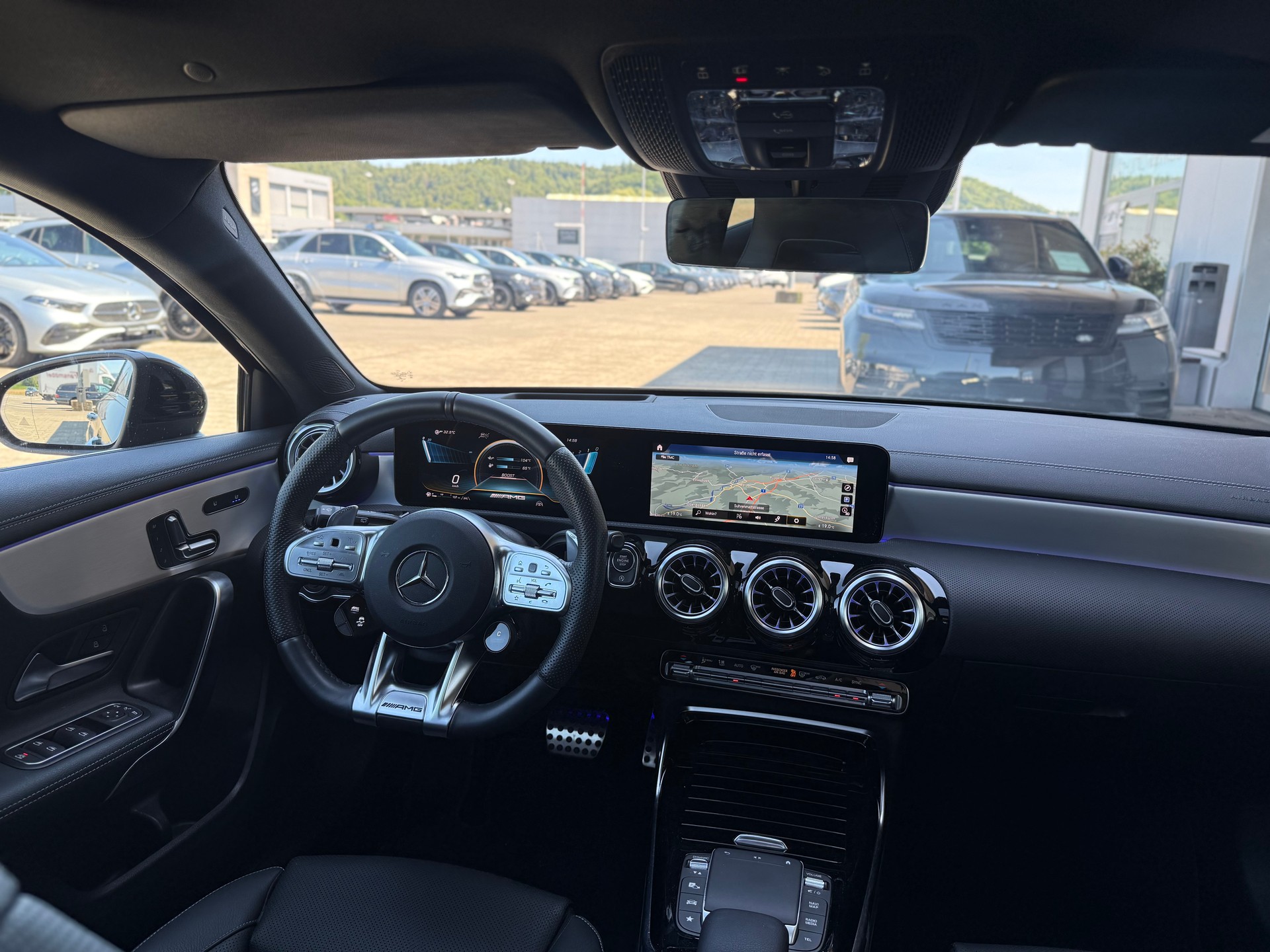 MERCEDES-BENZ A 35 AMG 4Matic Speedshift-image-5