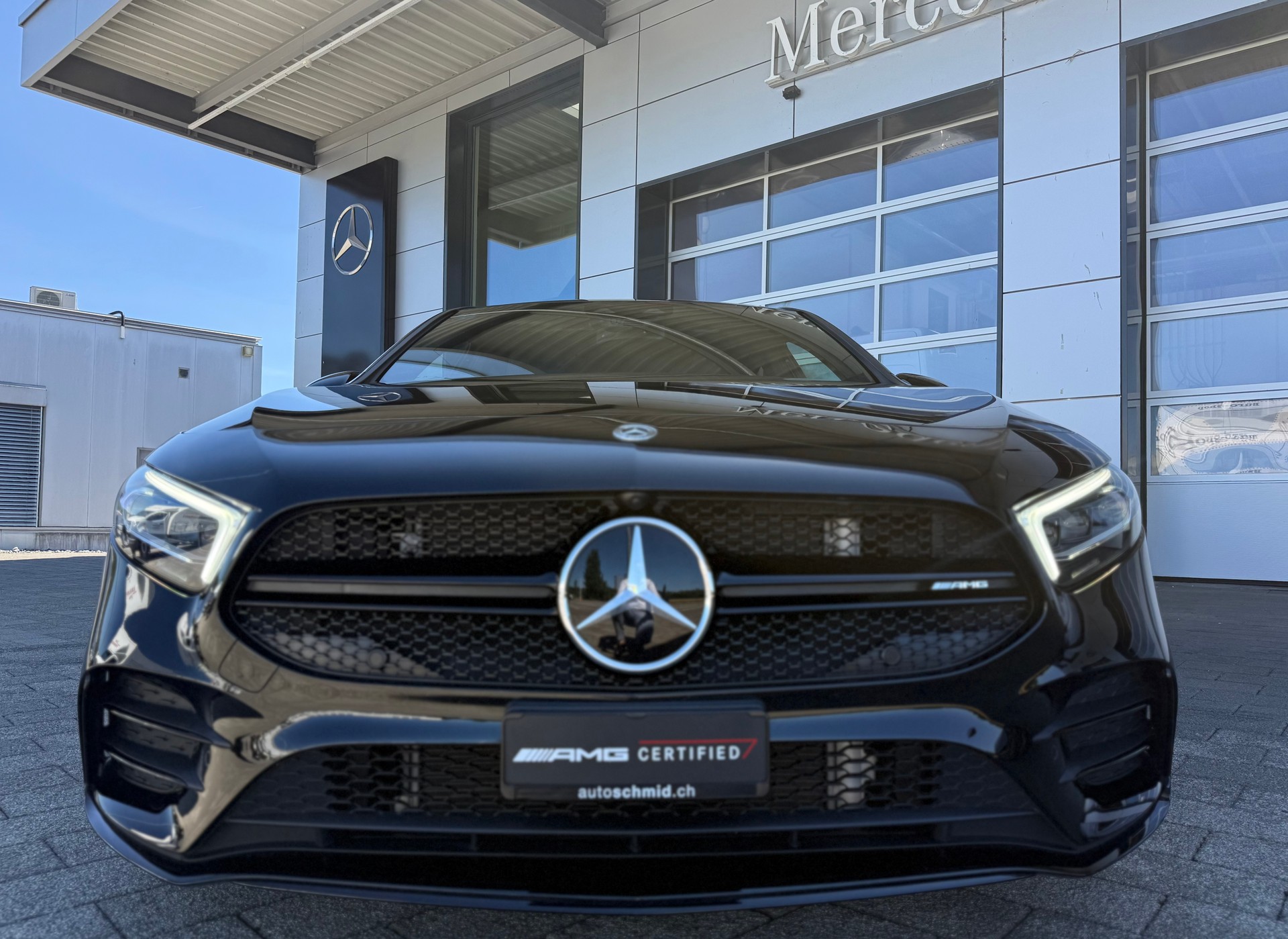 MERCEDES-BENZ A 35 AMG 4Matic Speedshift-image-2