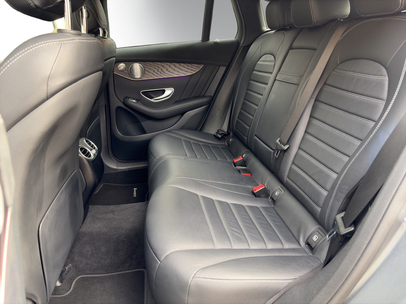 MERCEDES-BENZ EQC 400 AMG Line 4Matic-image-11