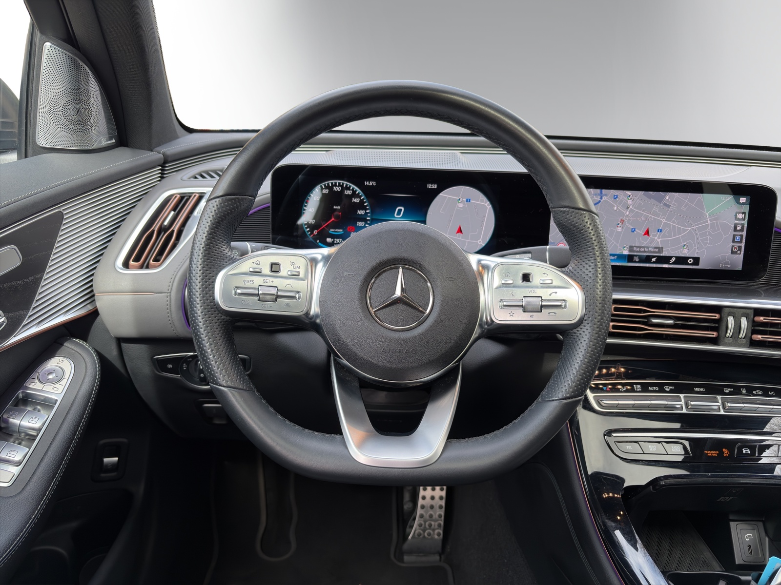 MERCEDES-BENZ EQC 400 AMG Line 4Matic-image-10