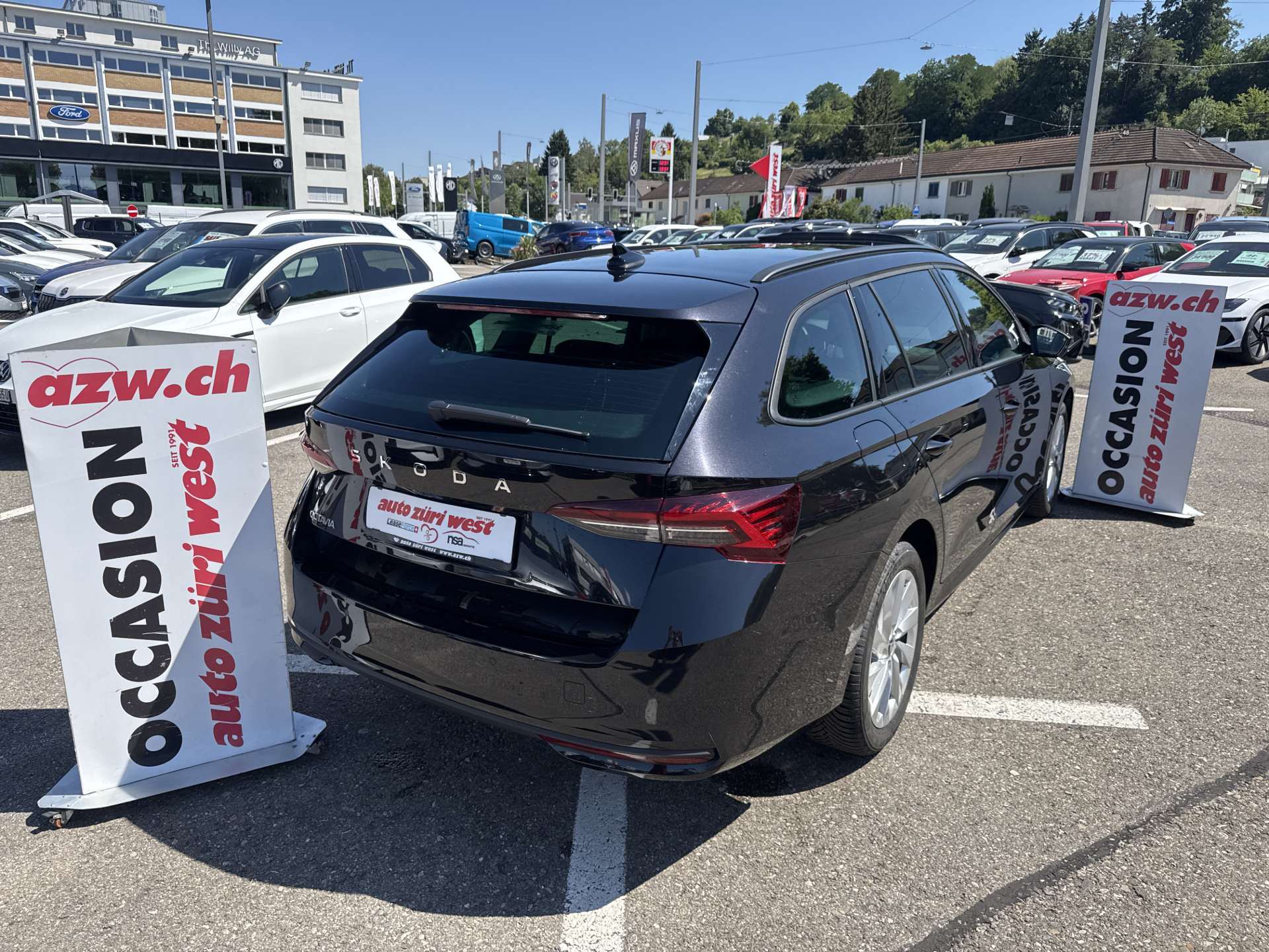 SKODA Octavia Combi 2.0 TDi Selection DSG-Automat-image-2