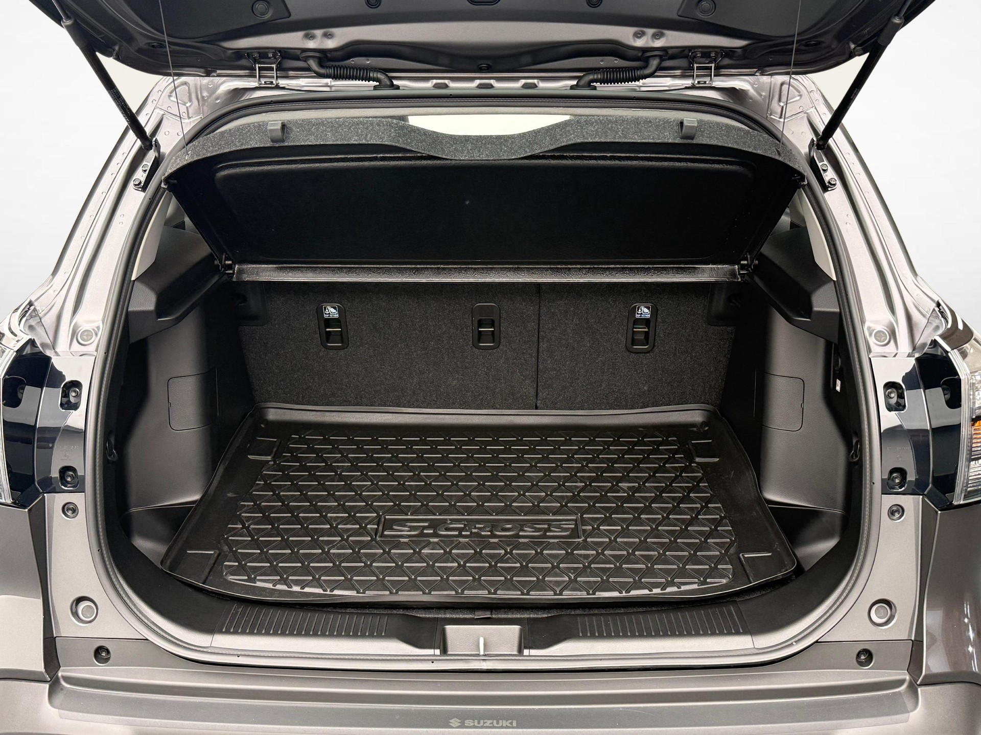 SUZUKI S-Cross 1.4 T Sakura Top Hybrid 4x4-image-11