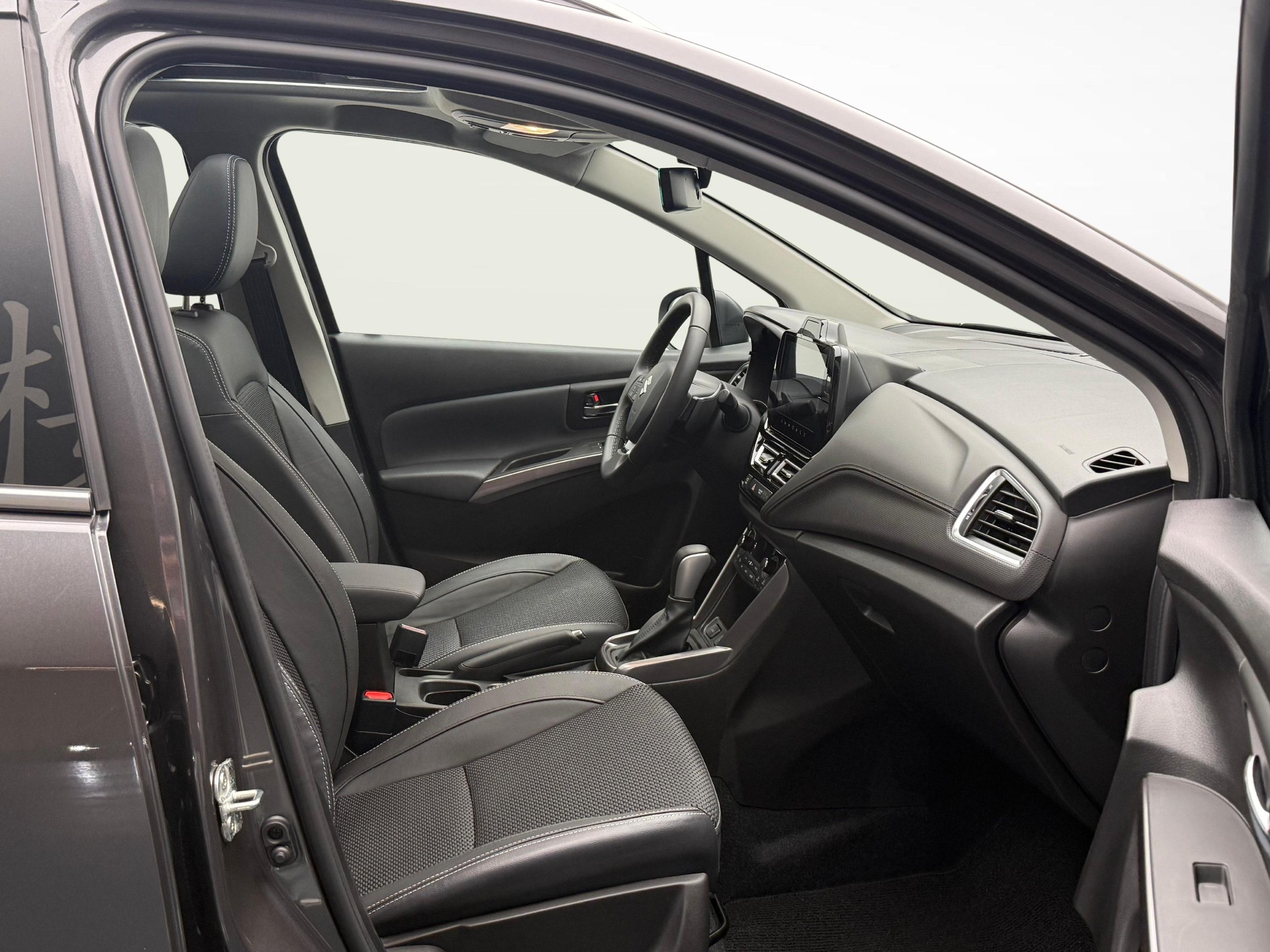 SUZUKI S-Cross 1.4 T Sakura Top Hybrid 4x4-image-9