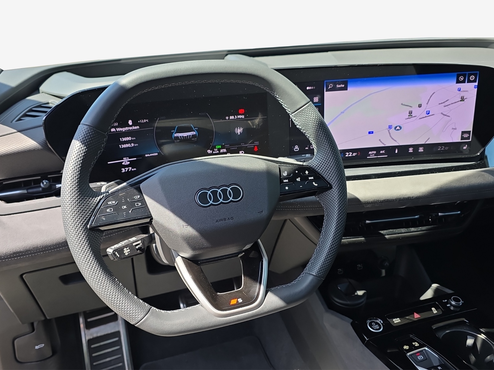 AUDI Q6 e-tron quattro-image-10
