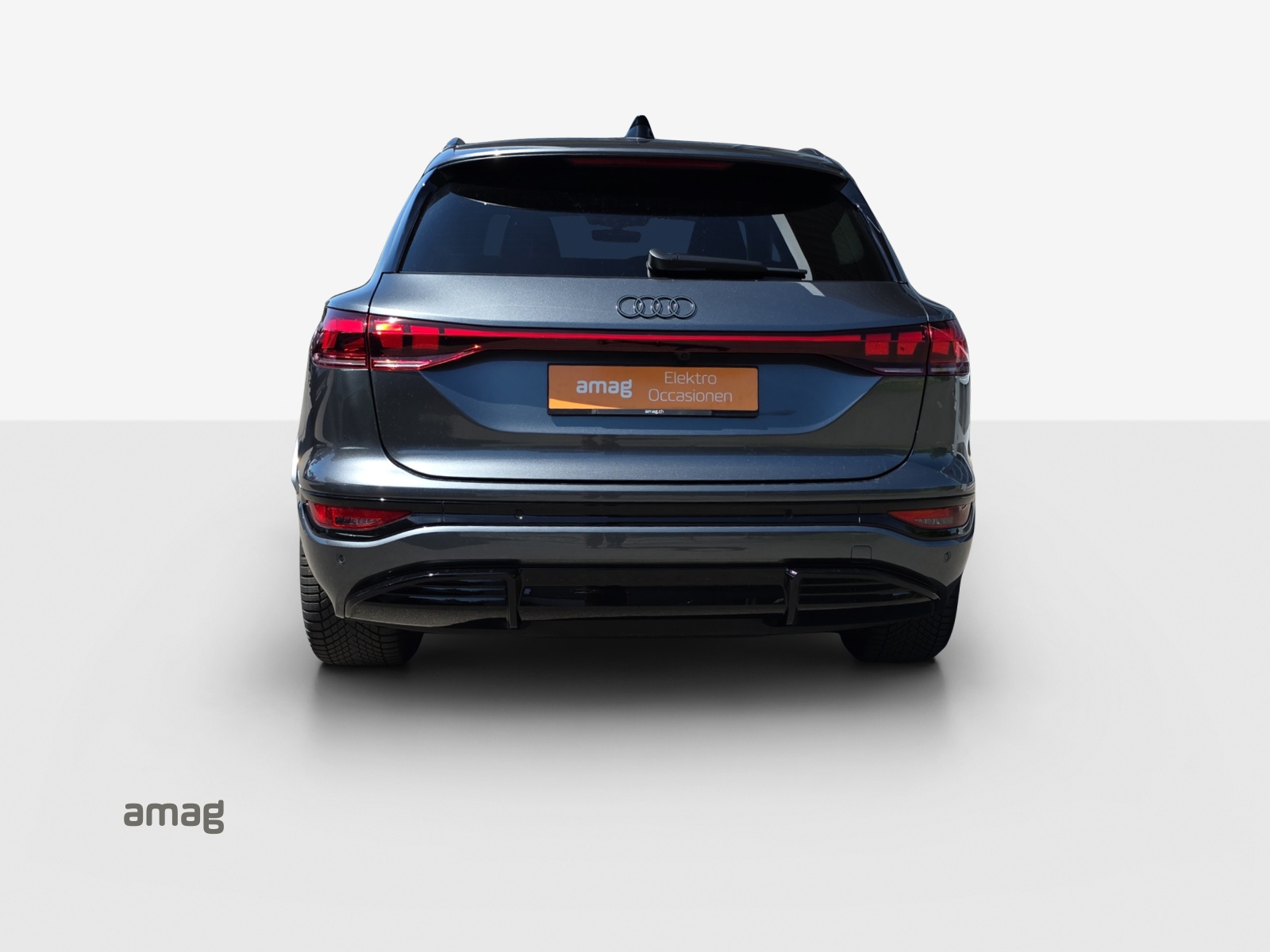 AUDI Q6 e-tron quattro-image-4