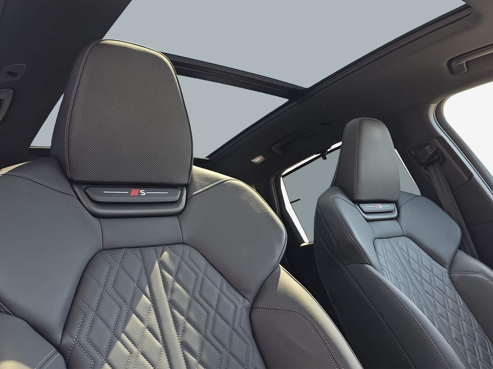 AUDI Q6 e-tron quattro-image-16
