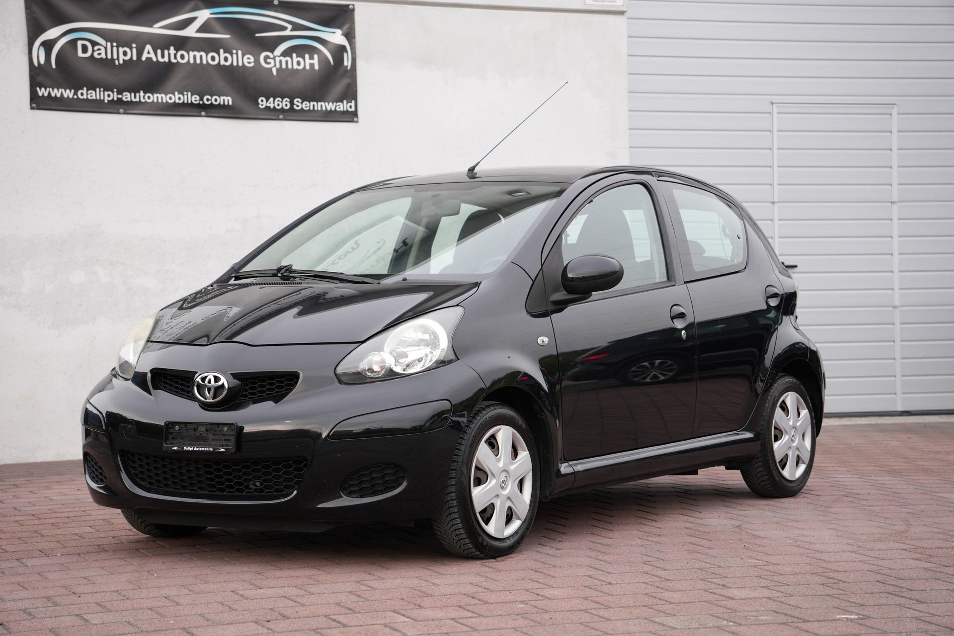 TOYOTA Aygo 1.0 Linea Terra-image-0