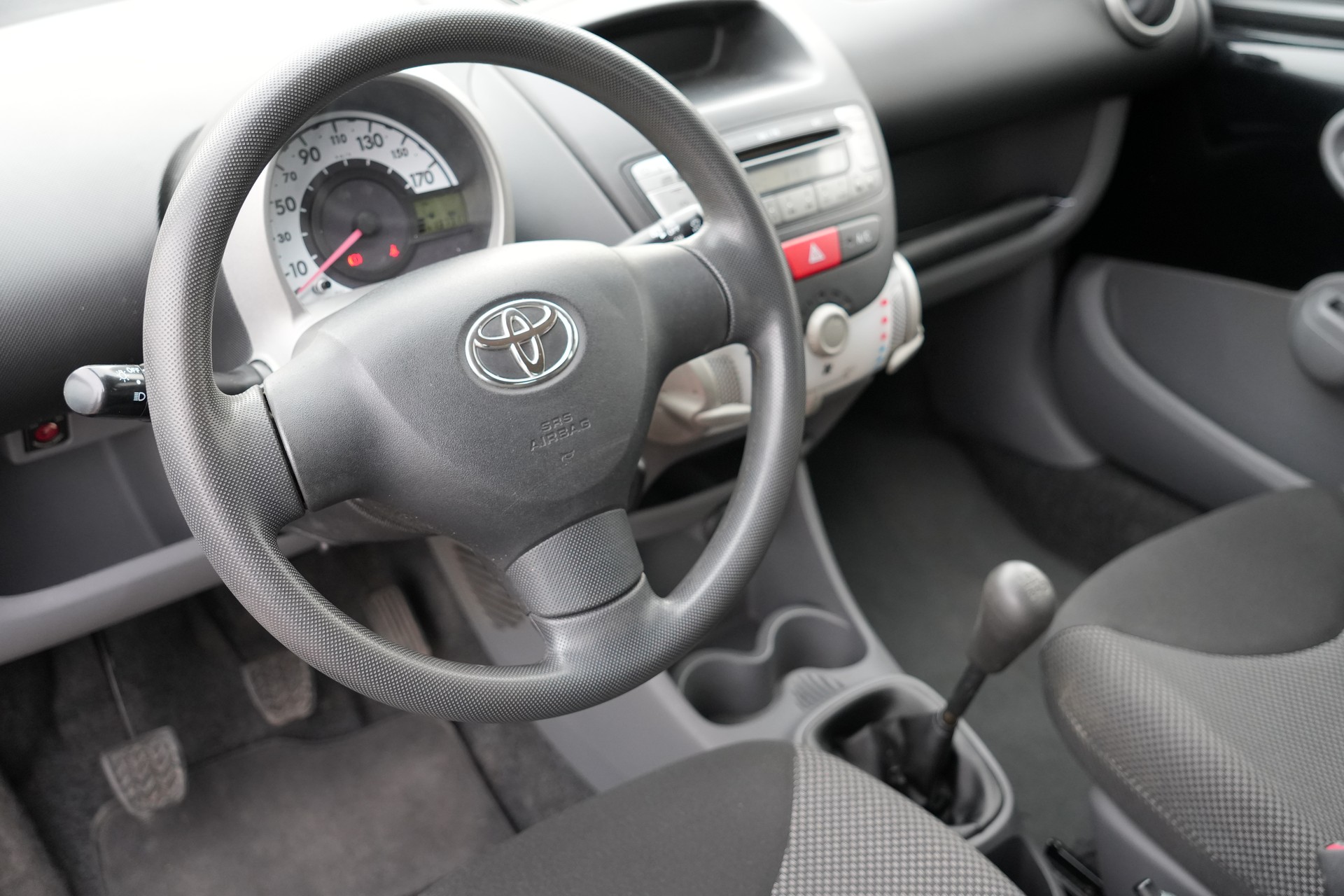 TOYOTA Aygo 1.0 Linea Terra-image-7