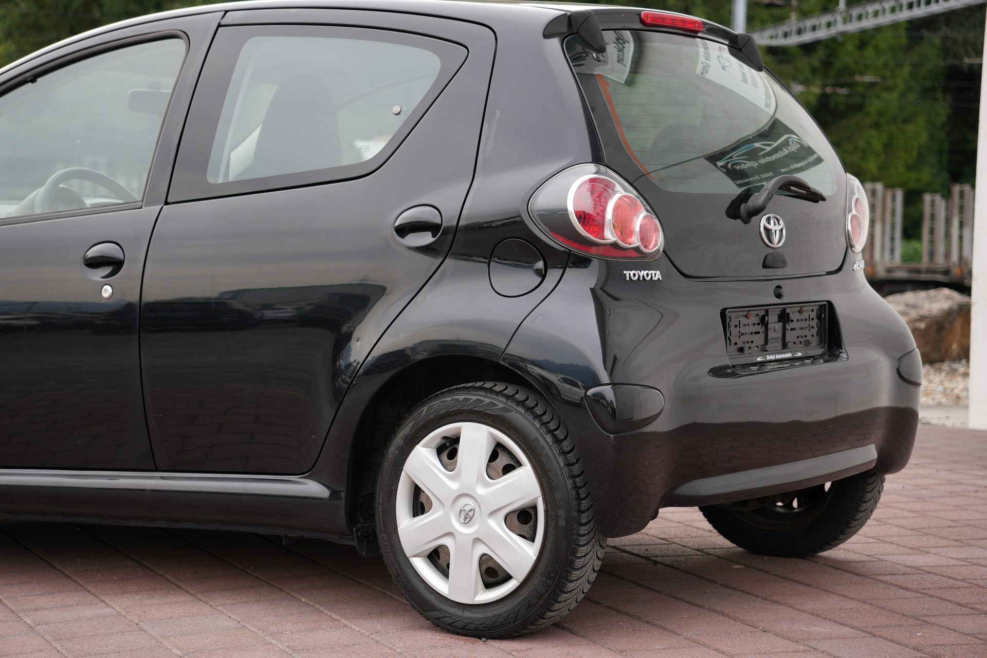 TOYOTA Aygo 1.0 Linea Terra-image-2