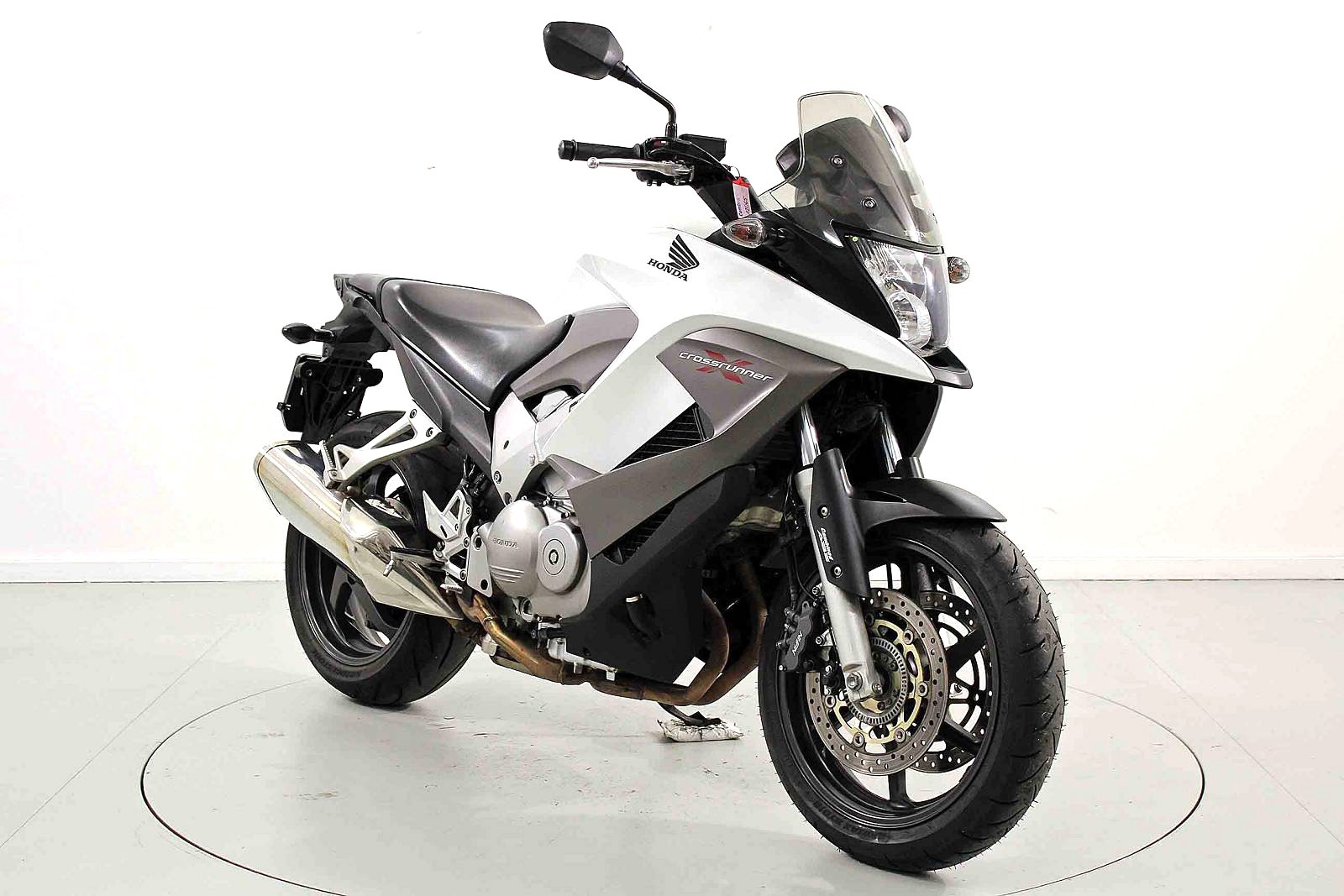 HONDA VFR 800 X-showroom-element-1