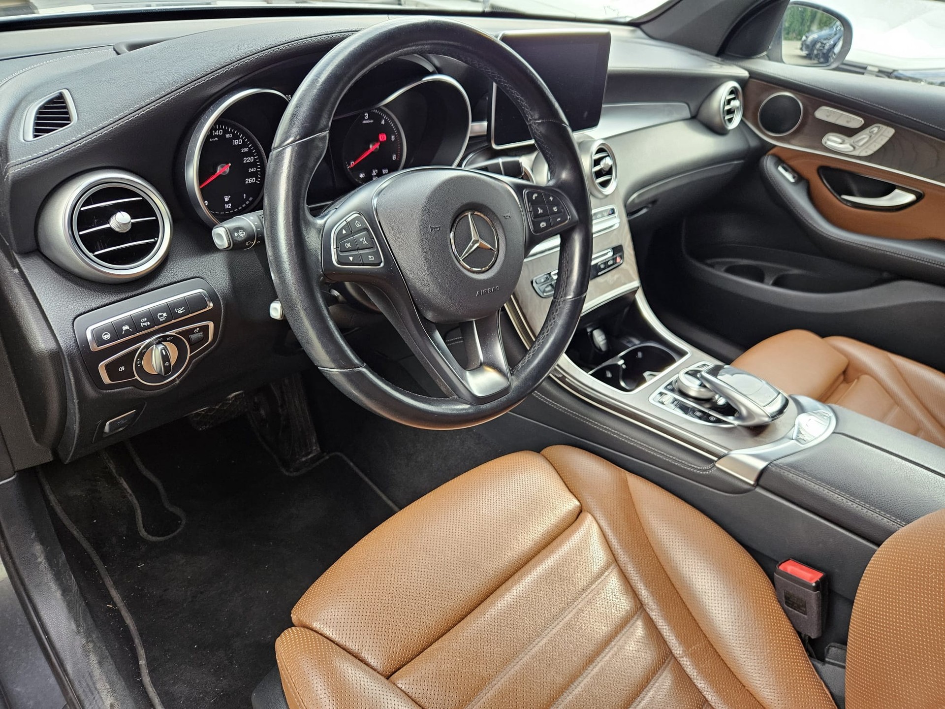 MERCEDES-BENZ GLC 250 d Exclusive 4Matic 9G-Tronic-image-6