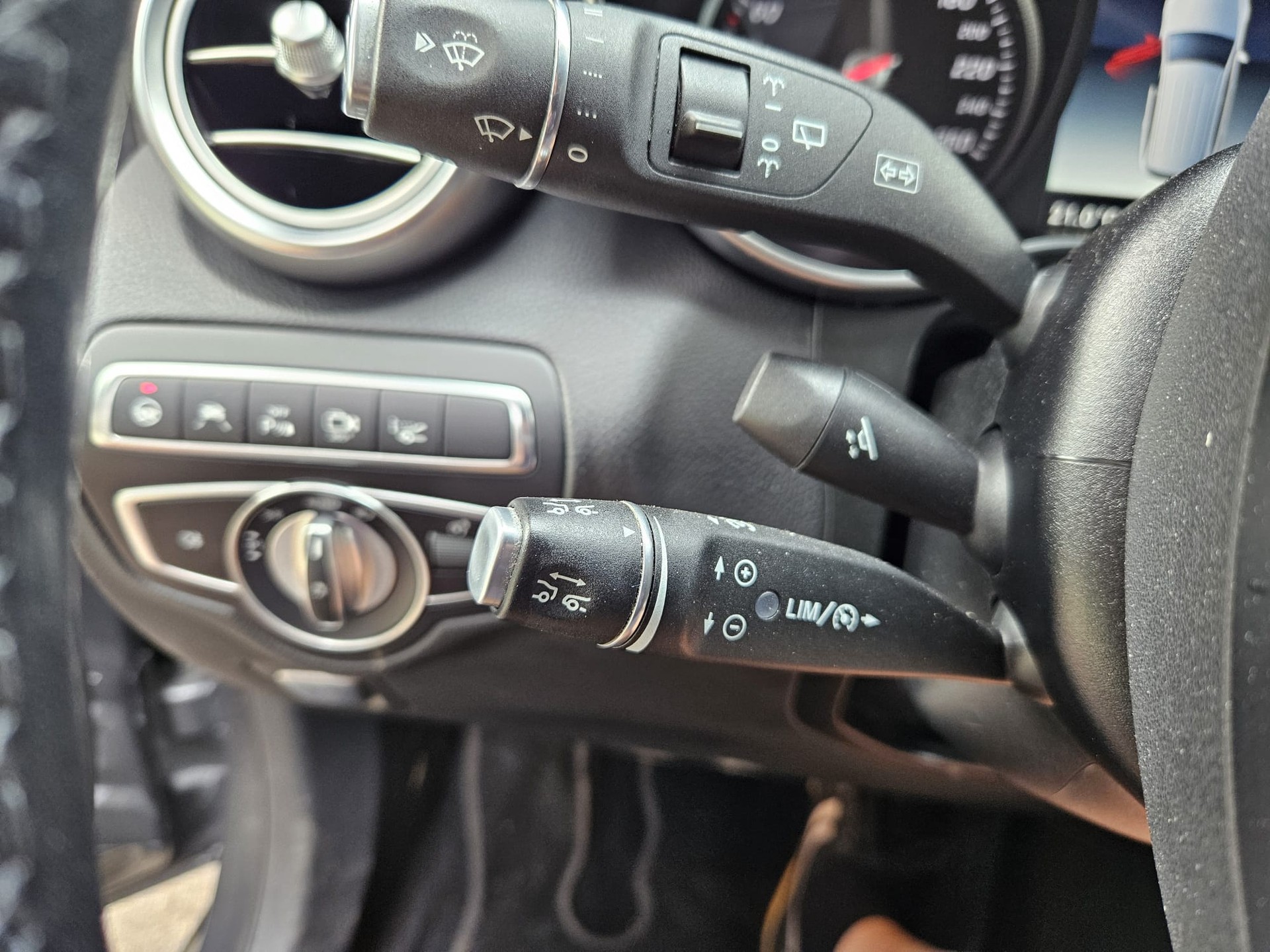 MERCEDES-BENZ GLC 250 d Exclusive 4Matic 9G-Tronic-image-8