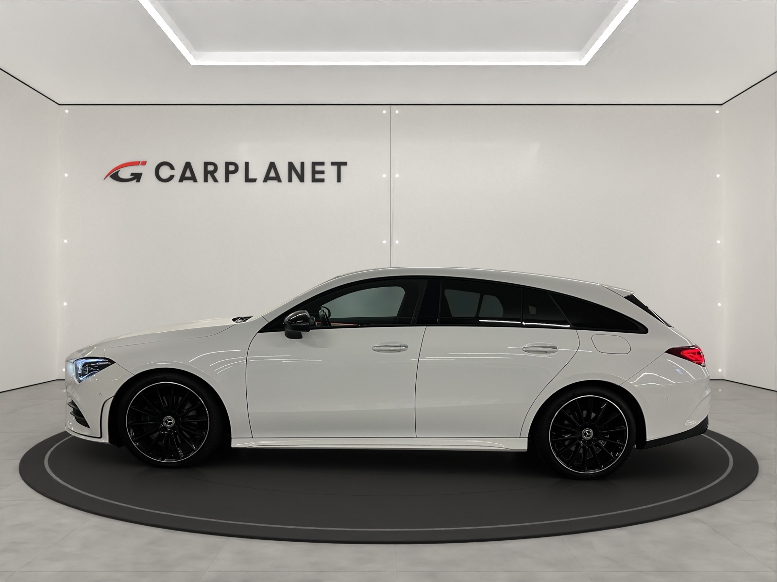 MERCEDES-BENZ CLA-Klasse X118 Shooting Brake CLA 200 AMG Line-image-2