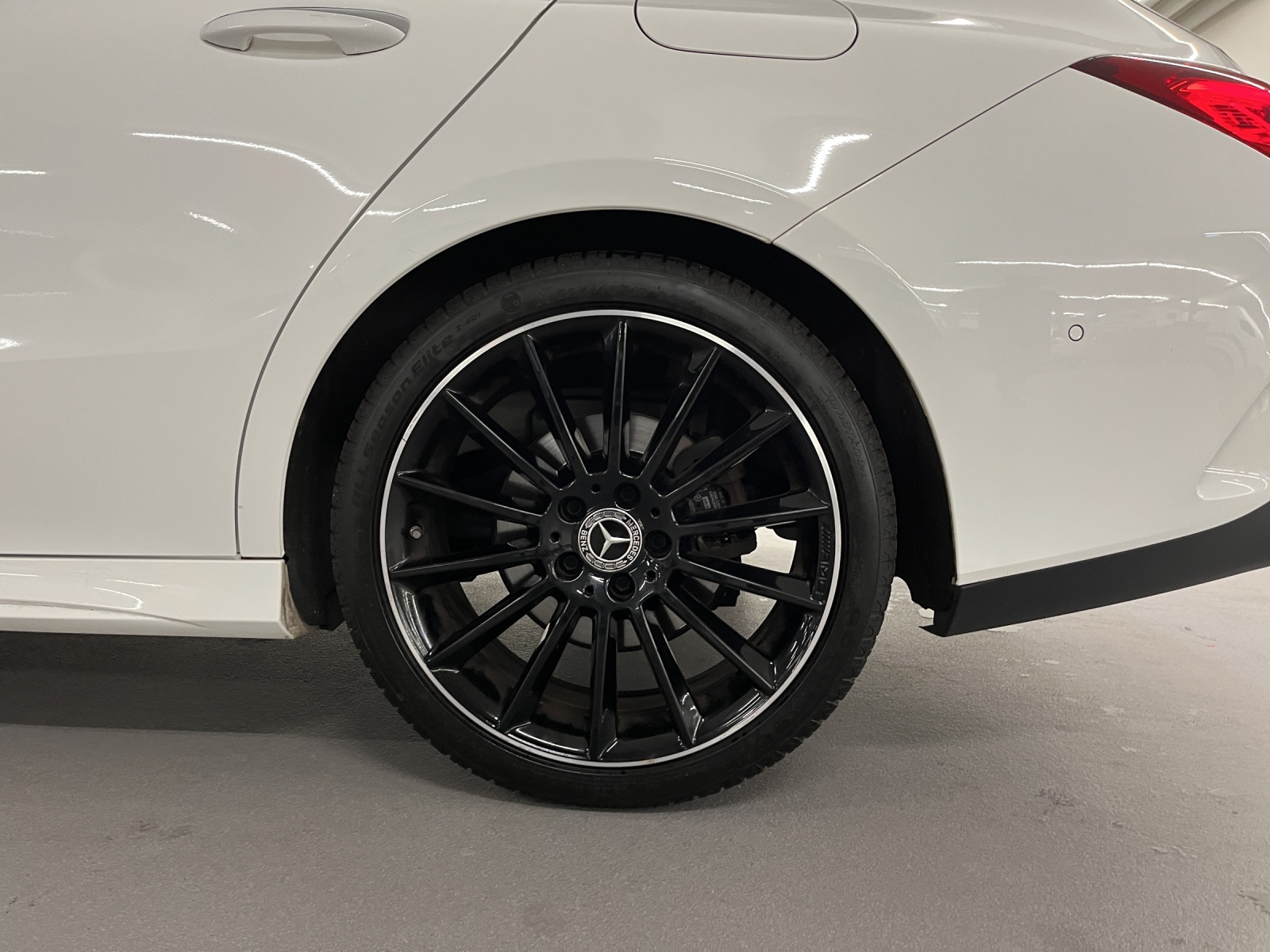 MERCEDES-BENZ CLA-Klasse X118 Shooting Brake CLA 200 AMG Line-image-16
