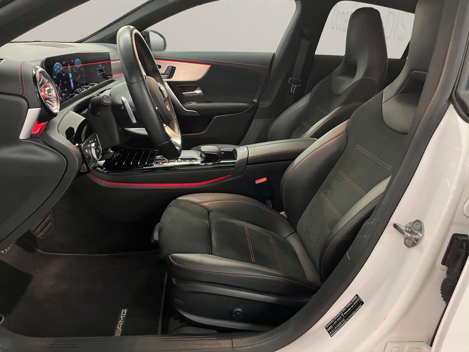 MERCEDES-BENZ CLA-Klasse X118 Shooting Brake CLA 200 AMG Line-image-6