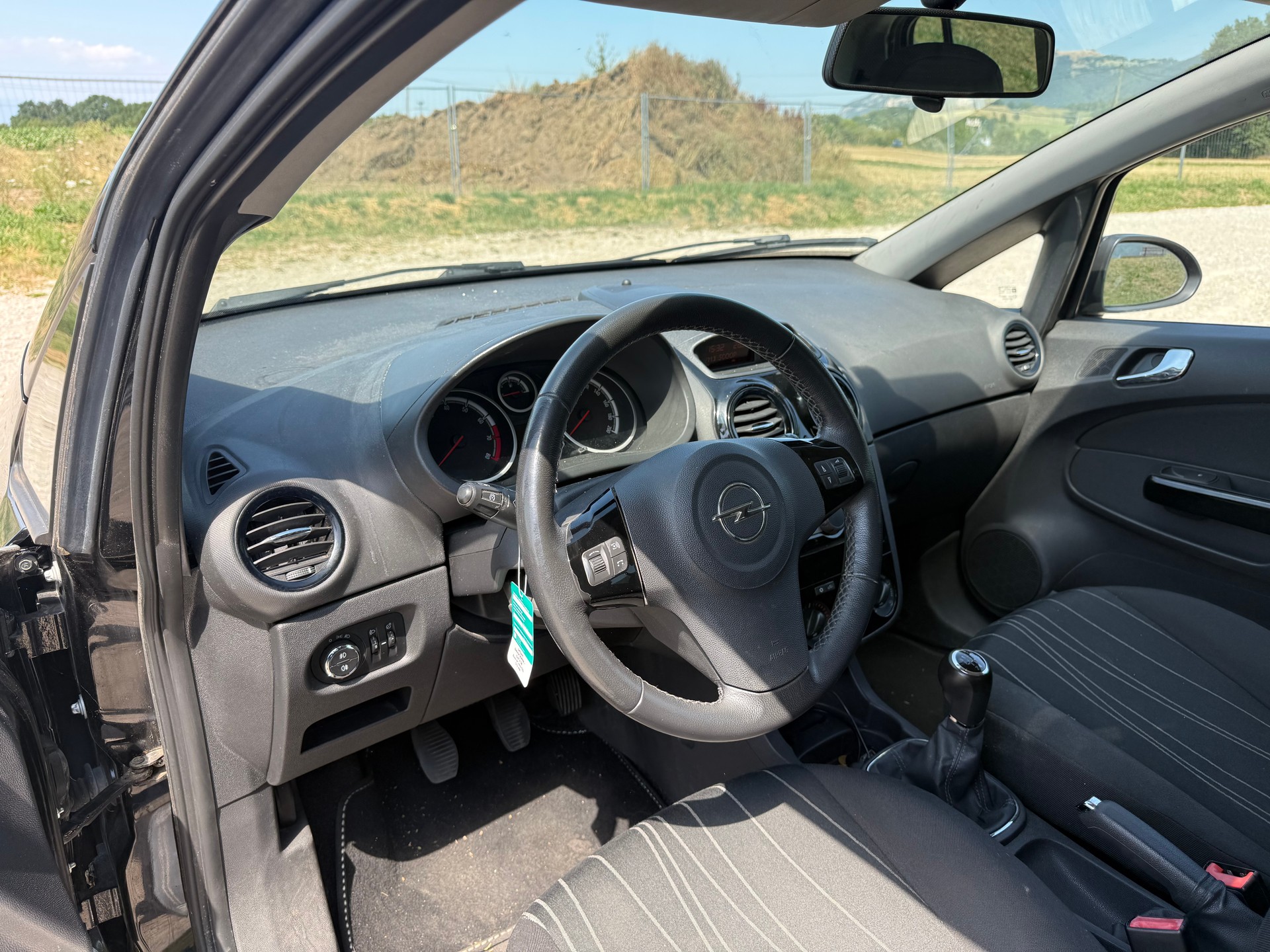 OPEL Corsa 1.4 TP Color Edition-image-8
